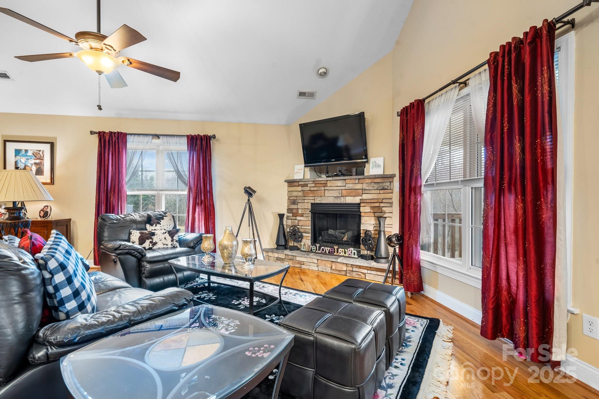 1263 Waterford Drive Property Photo 5