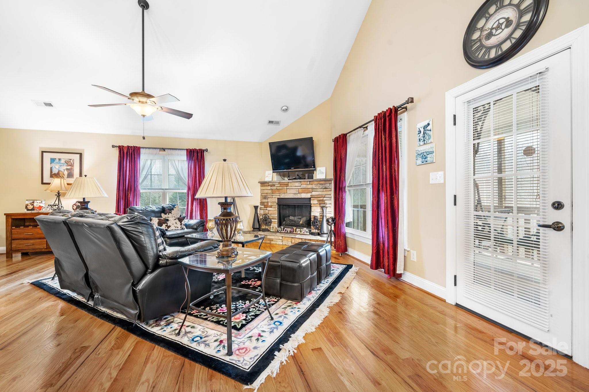 1263 Waterford Drive Property Photo 6