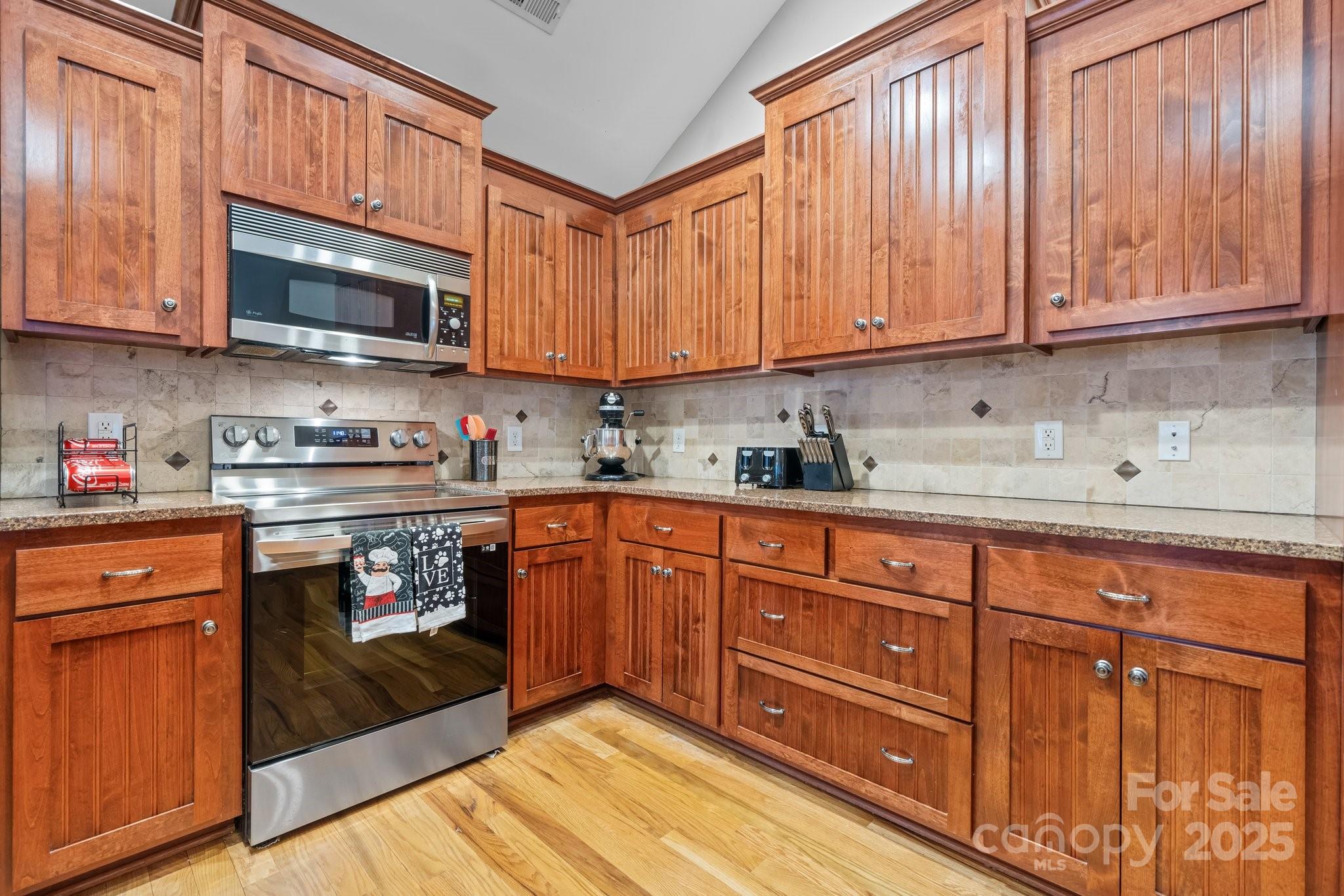 1263 Waterford Drive Property Photo 11