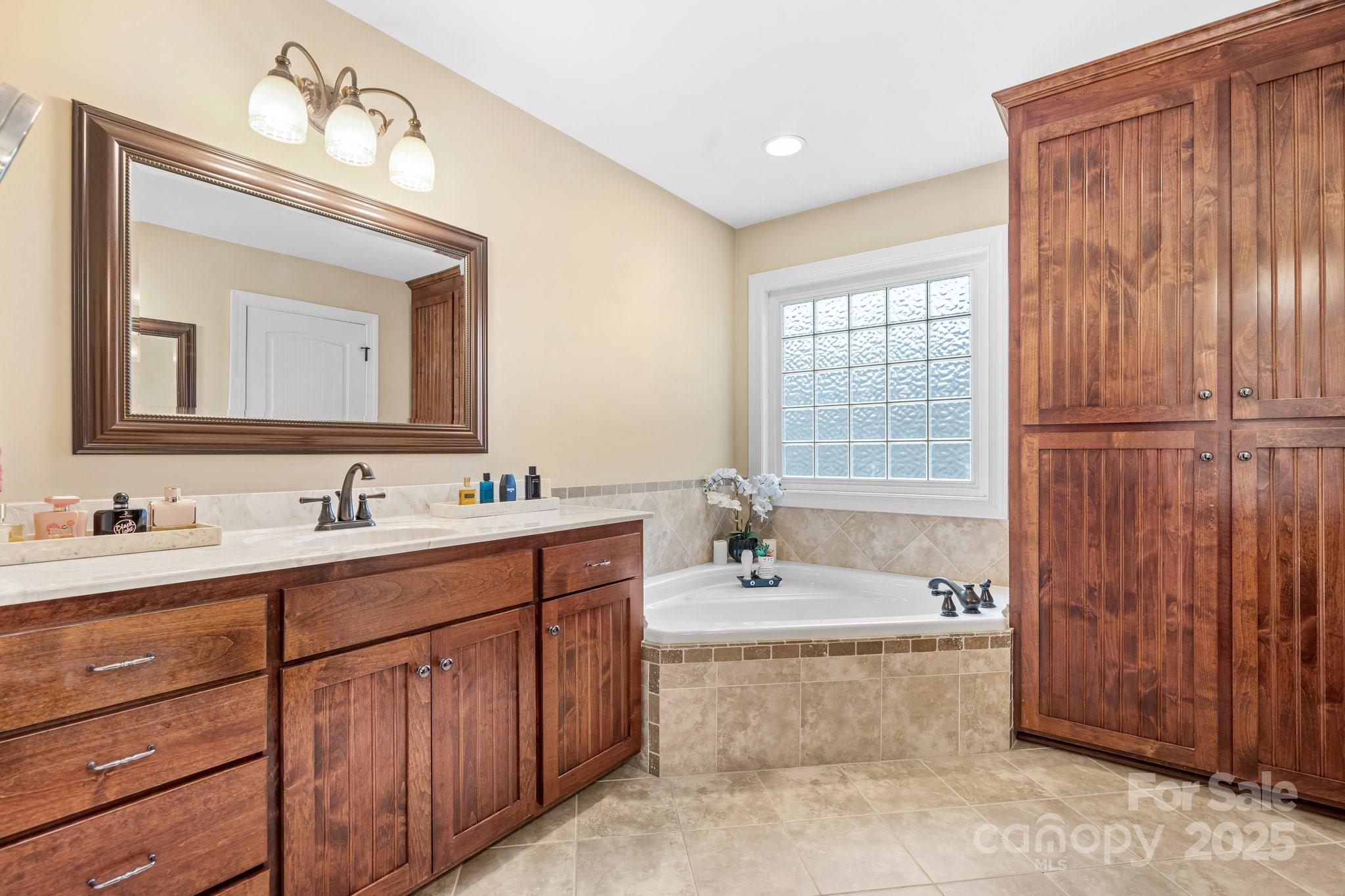 1263 Waterford Drive Property Photo 18