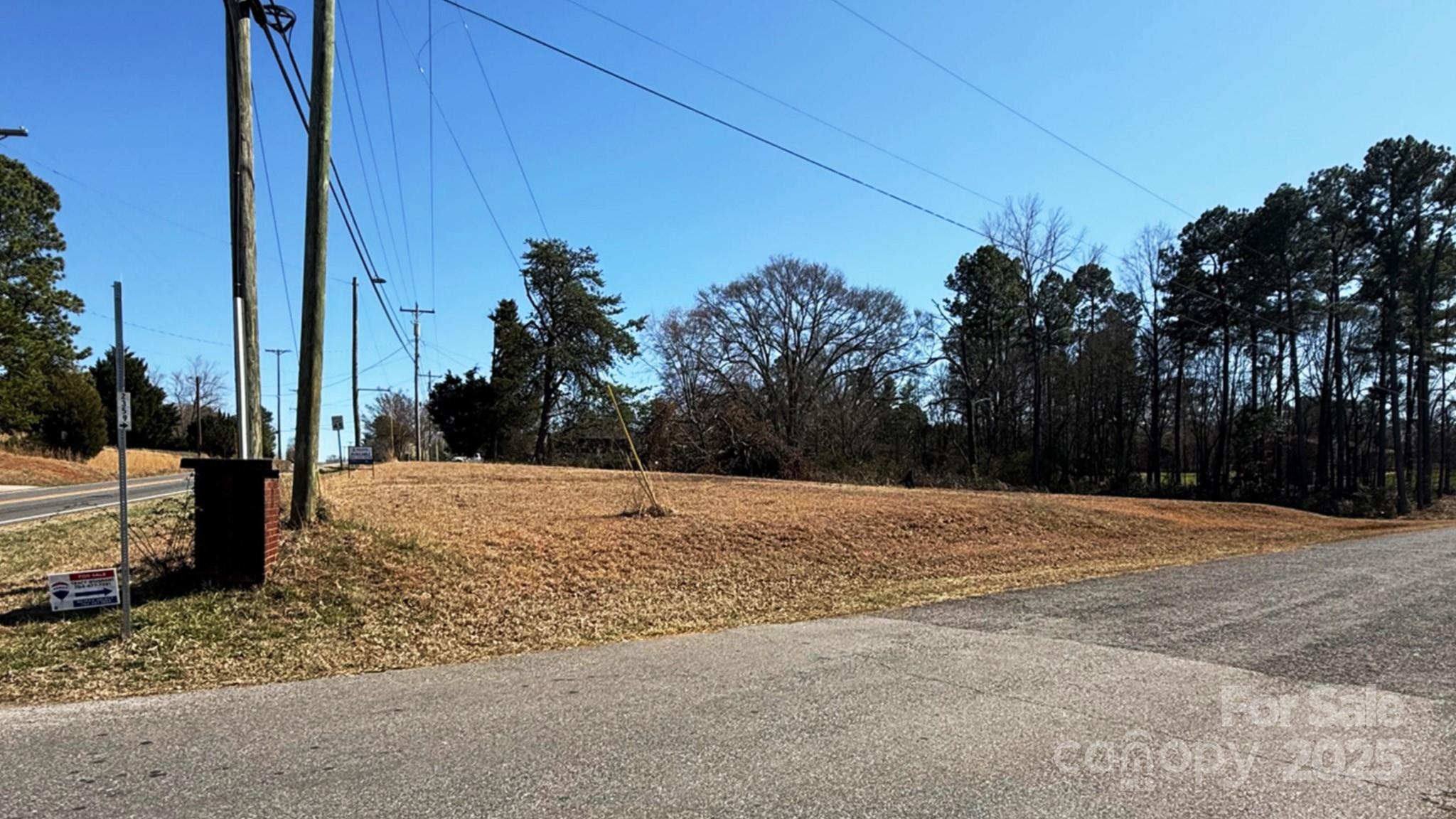 1302 Earl Road Property Photo 2