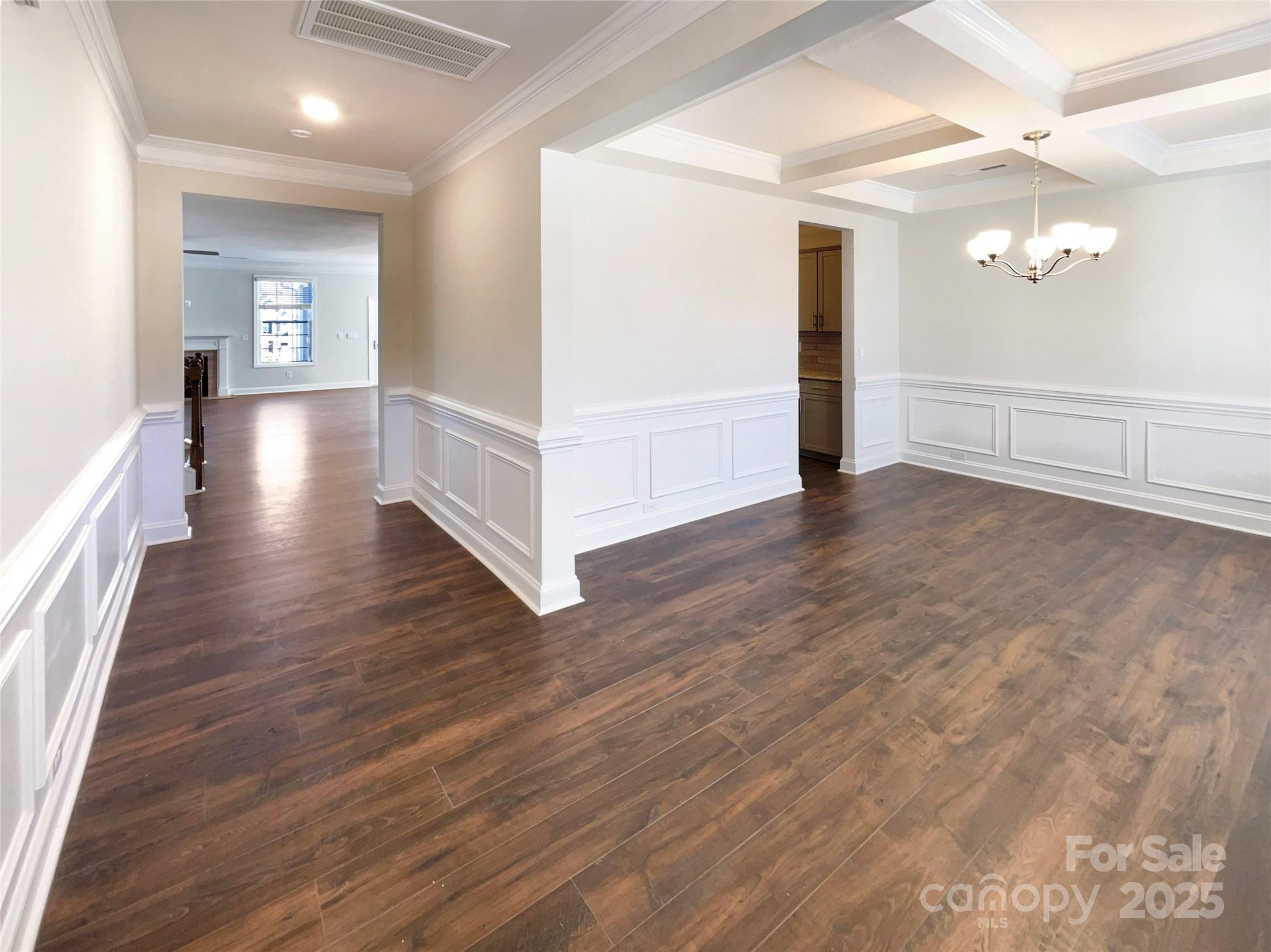 2085 Saddlebred Drive Property Photo 11