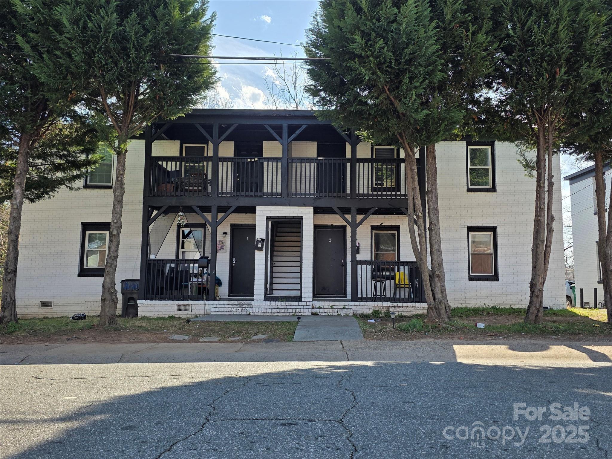 1519 And 1521 Montgomery Street Property Photo 4