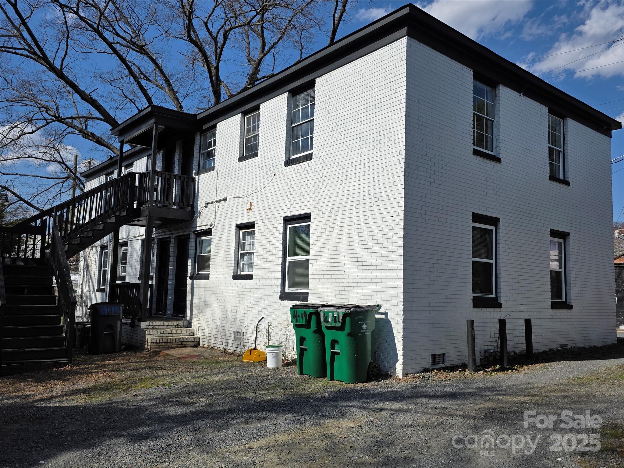 1519 And 1521 Montgomery Street Property Photo 5