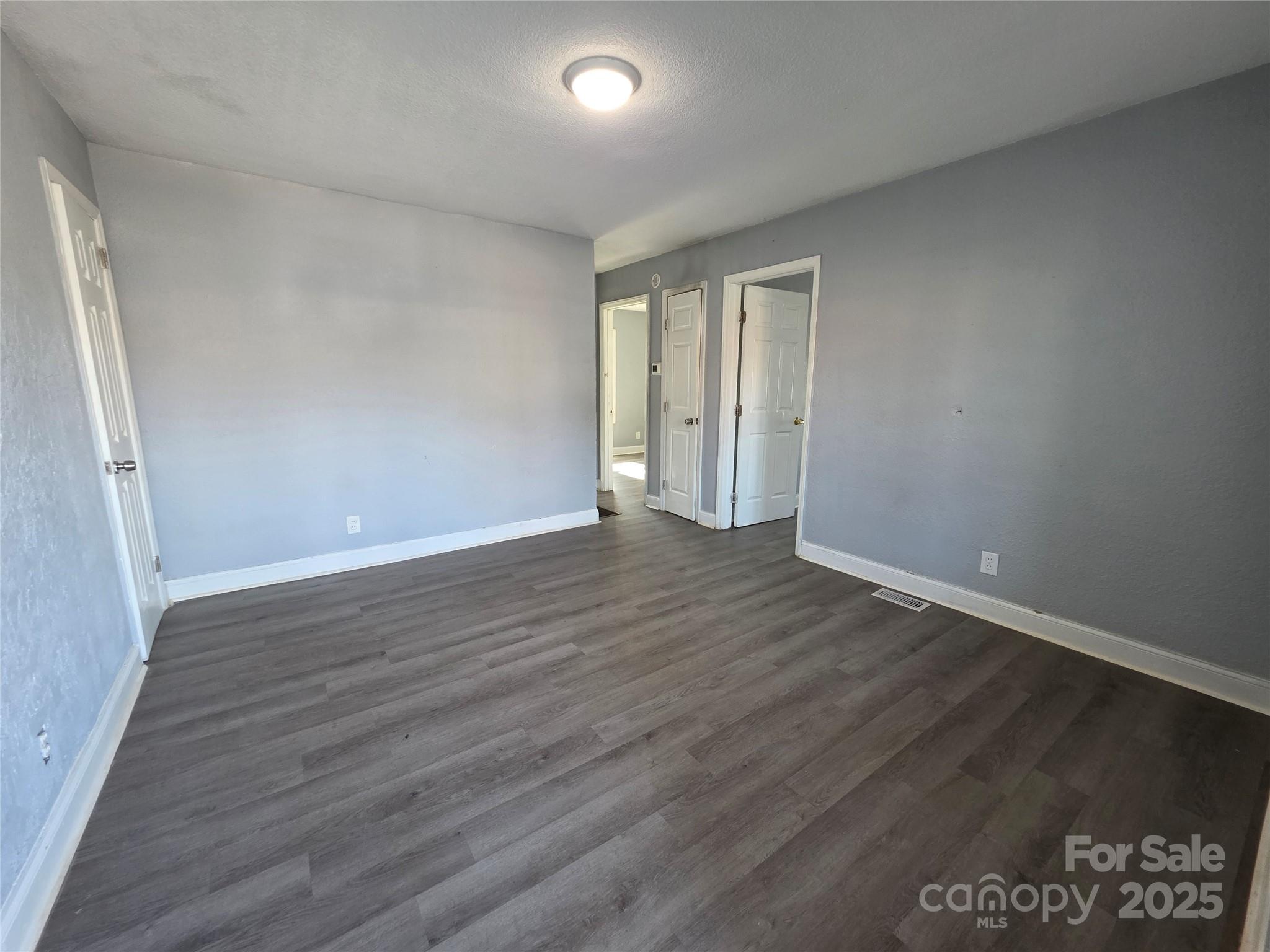 1519 And 1521 Montgomery Street Property Photo 7