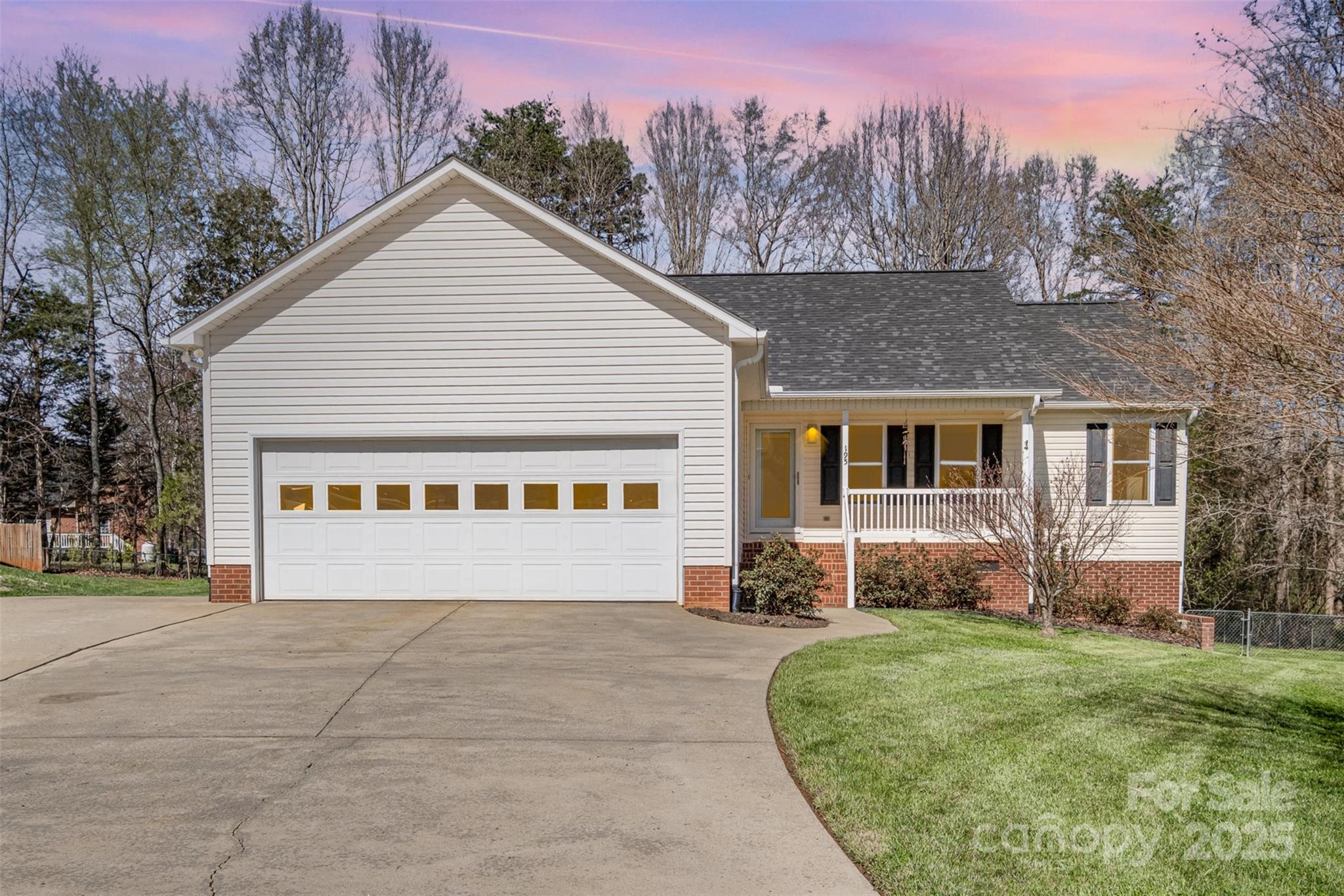 195 Sandalwood Lane Property Photo