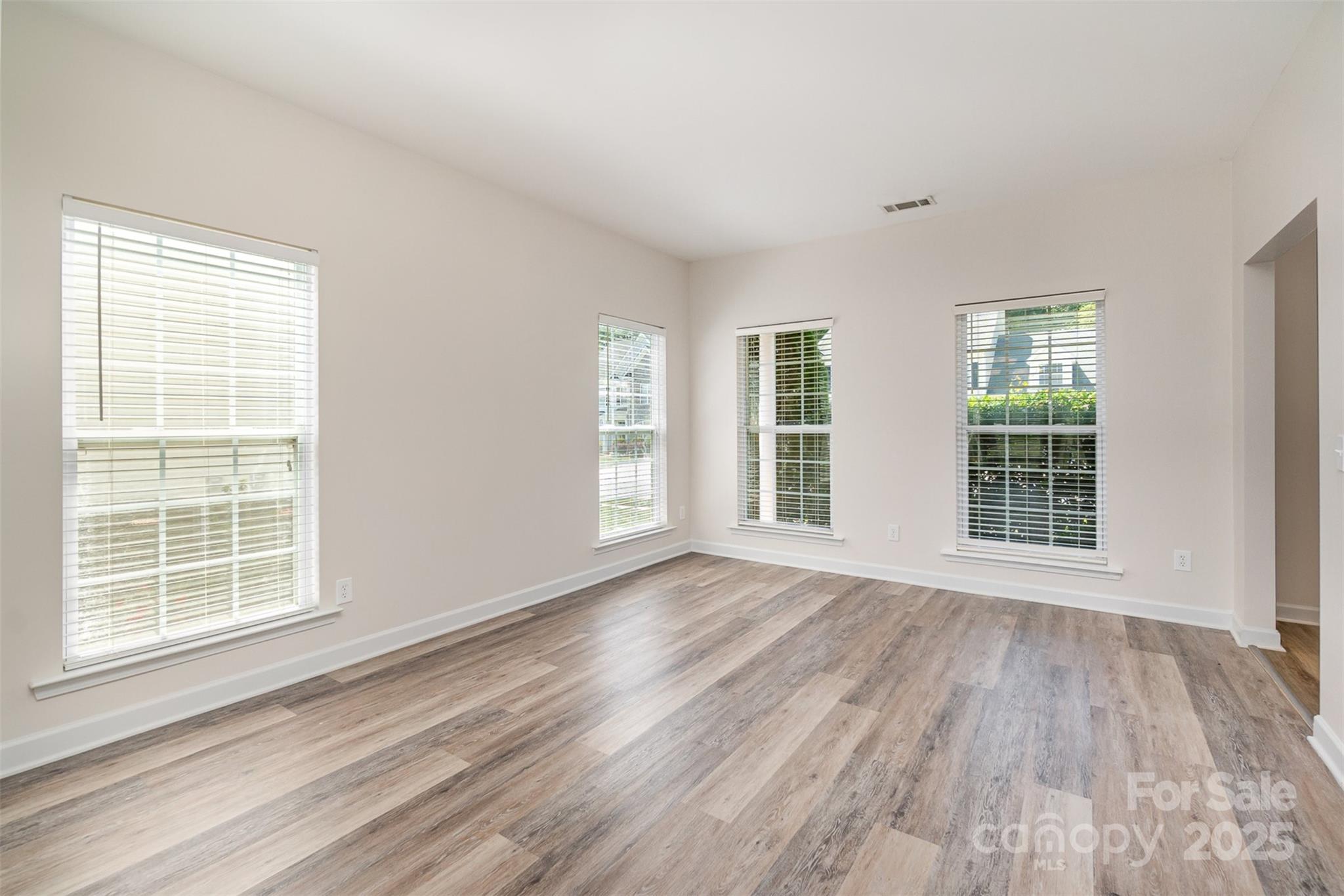 1615 Jekyll Lane Property Photo 5