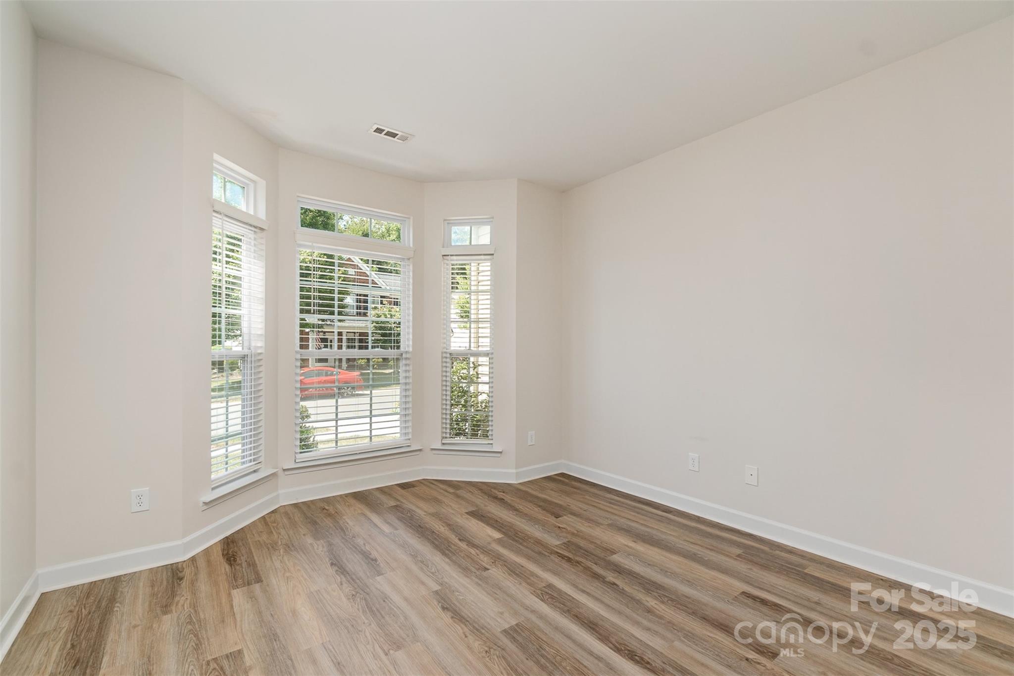 1615 Jekyll Lane Property Photo 7