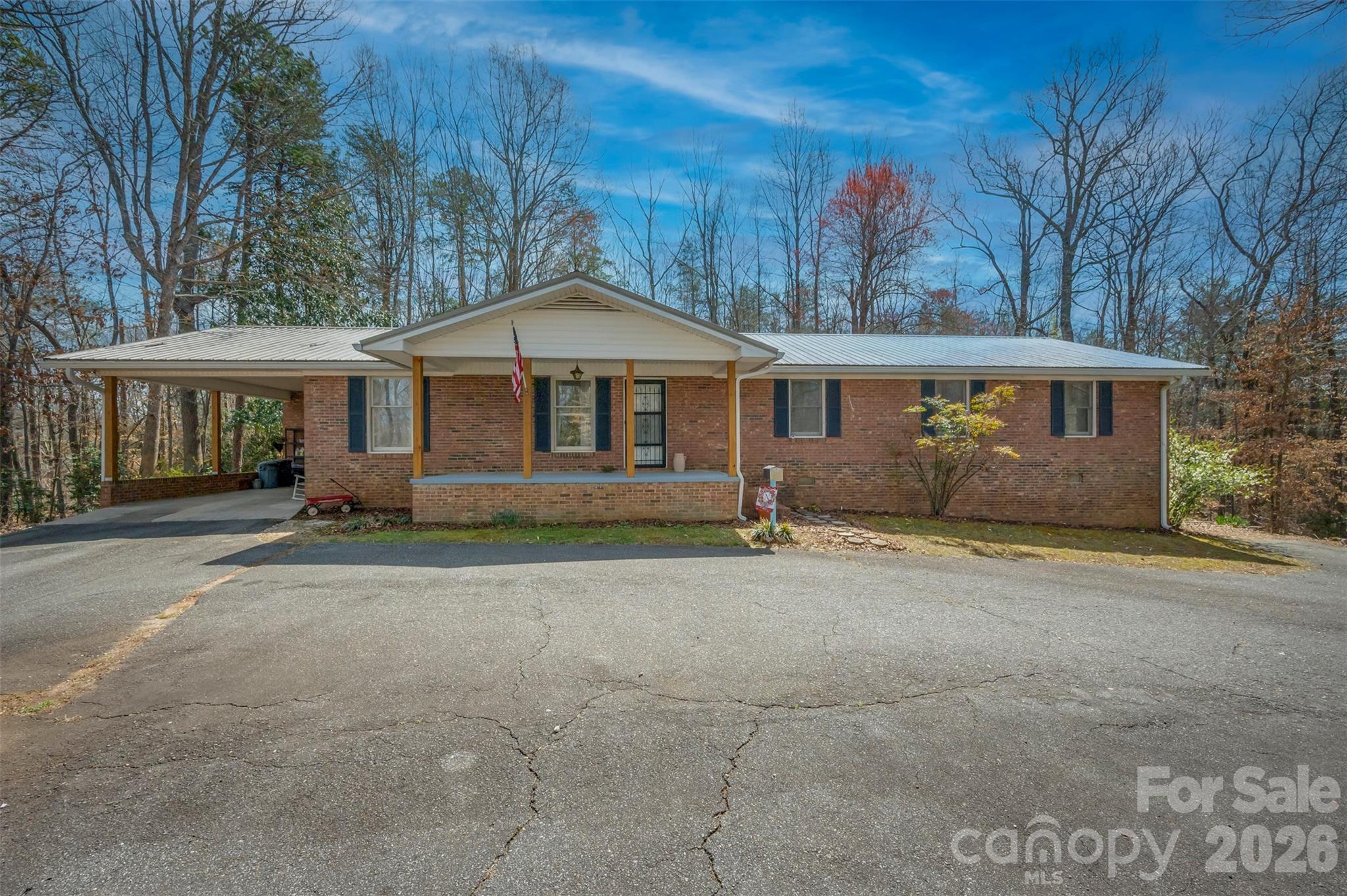 582 County Line Road Property Photo 1