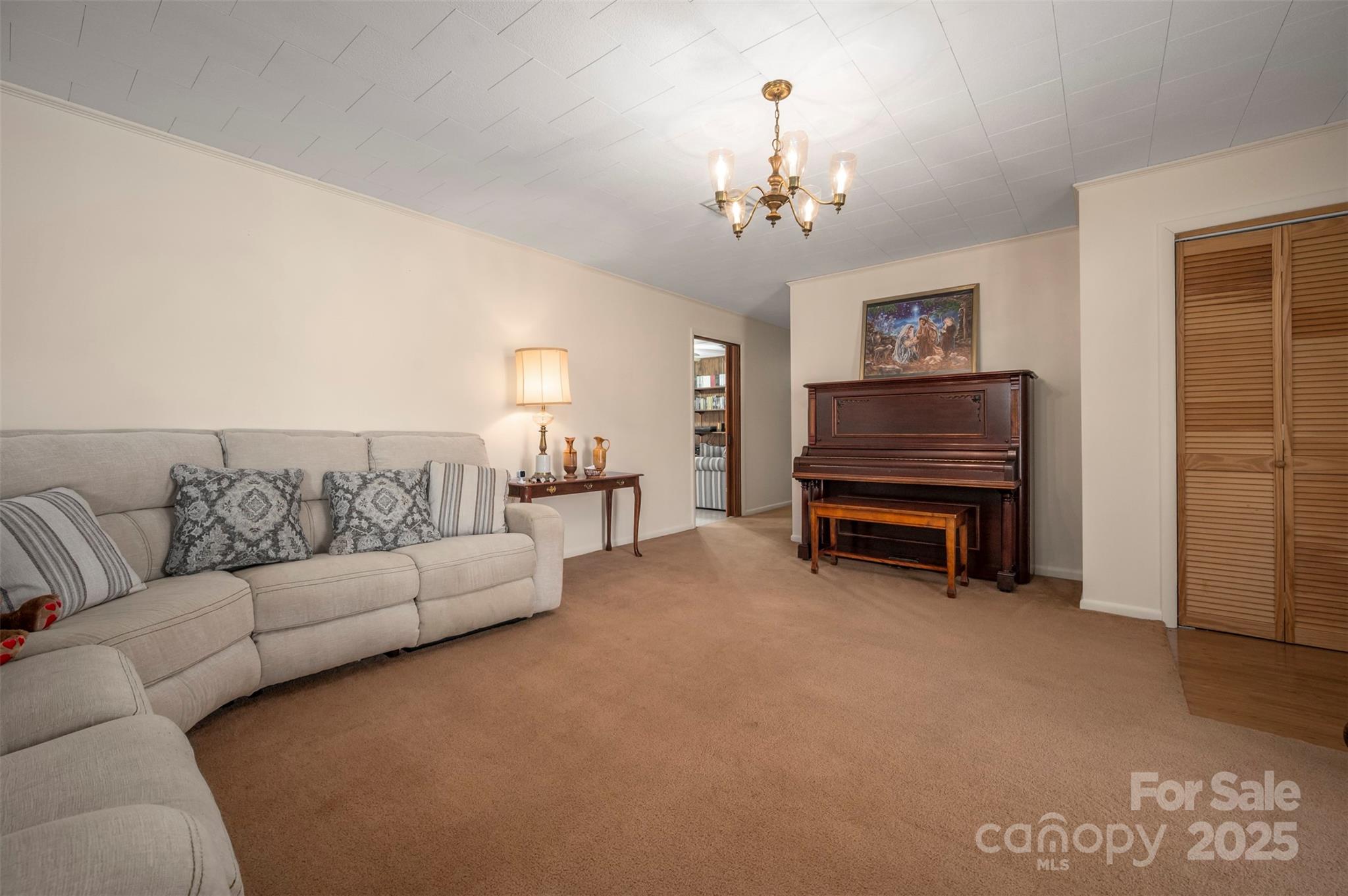 582 County Line Road Property Photo 4
