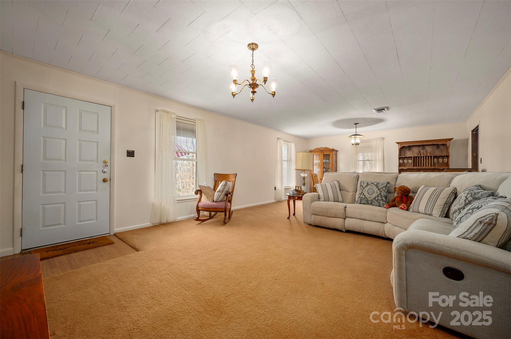 582 County Line Road Property Photo 5