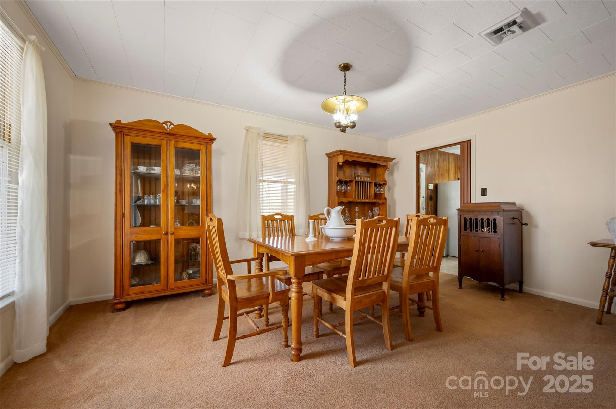 582 County Line Road Property Photo 6