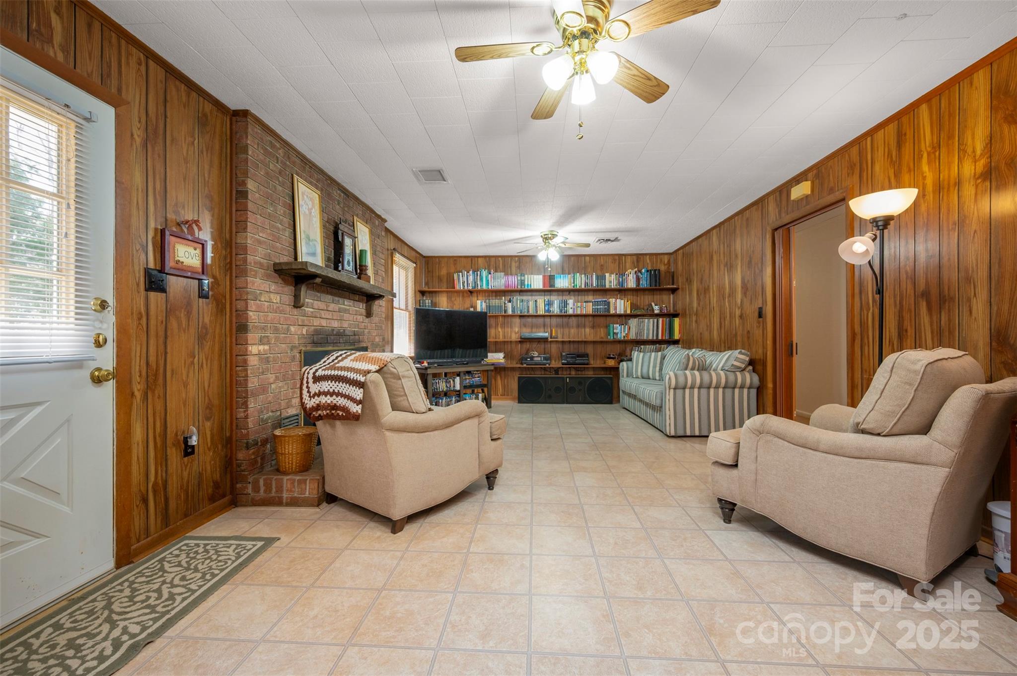 582 County Line Road Property Photo 9