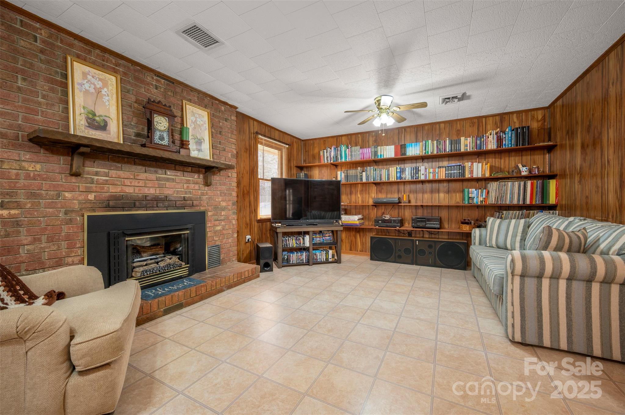 582 County Line Road Property Photo 10