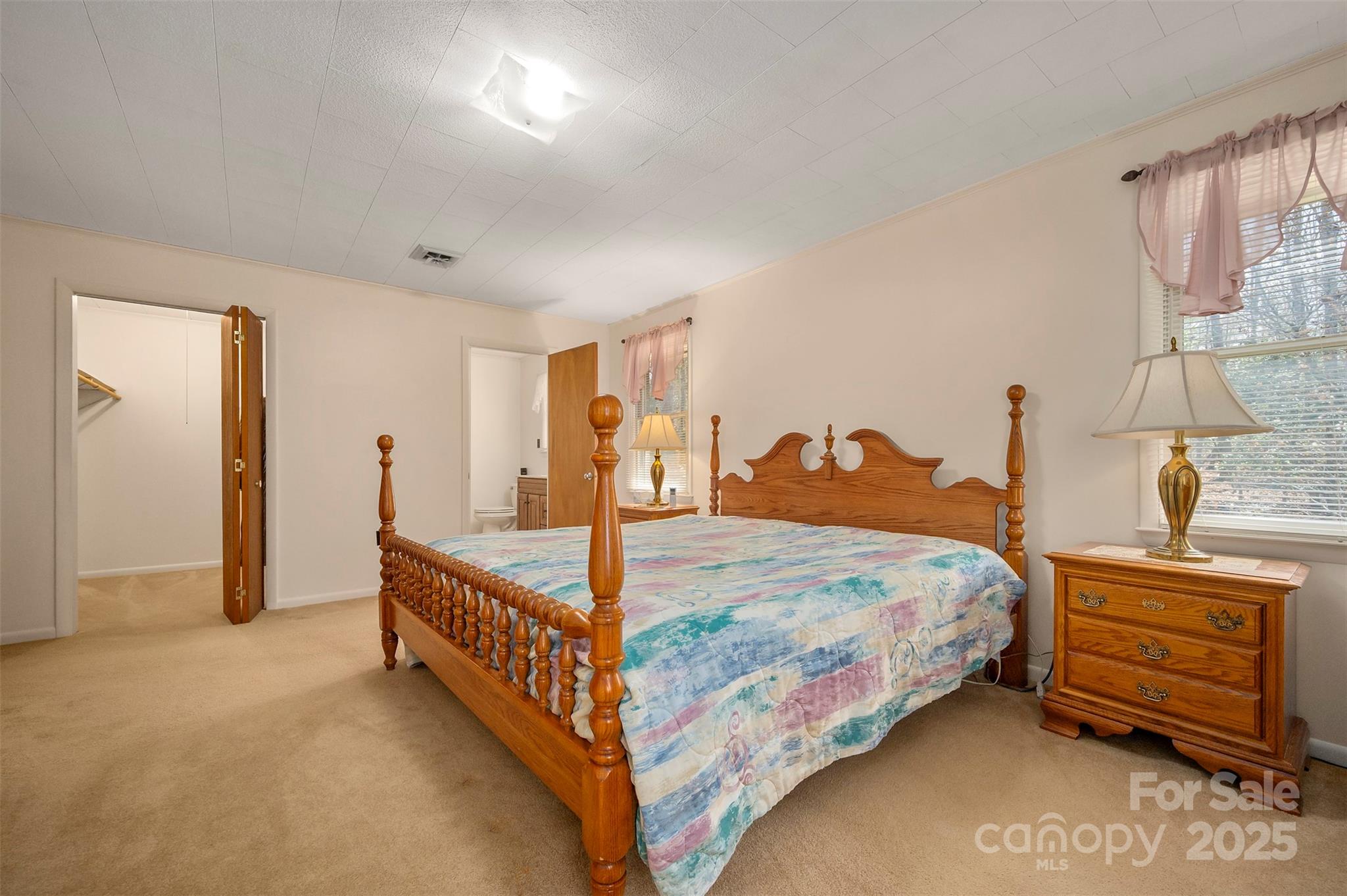582 County Line Road Property Photo 13