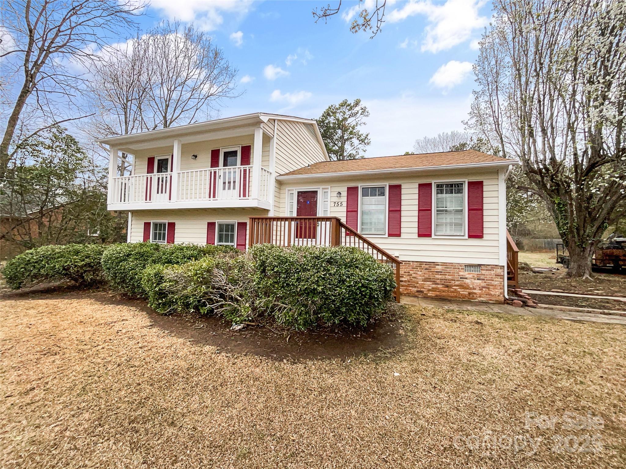 755 Ottawa Drive Property Photo