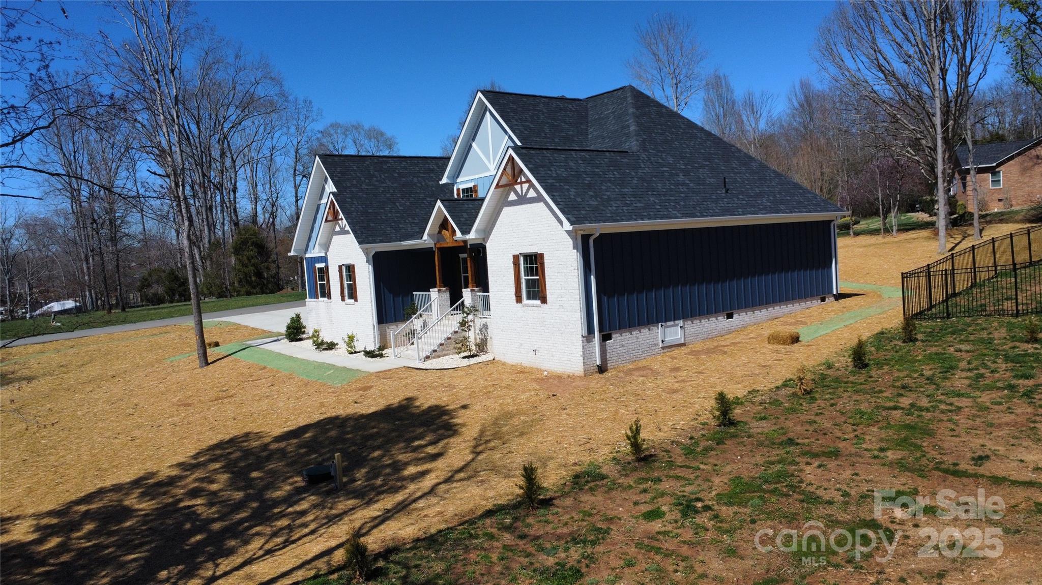 167 Harbor Point Drive Property Photo 2