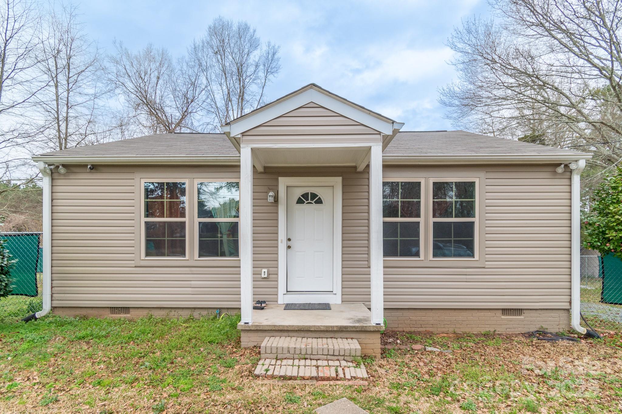 1216 Center Street Property Photo