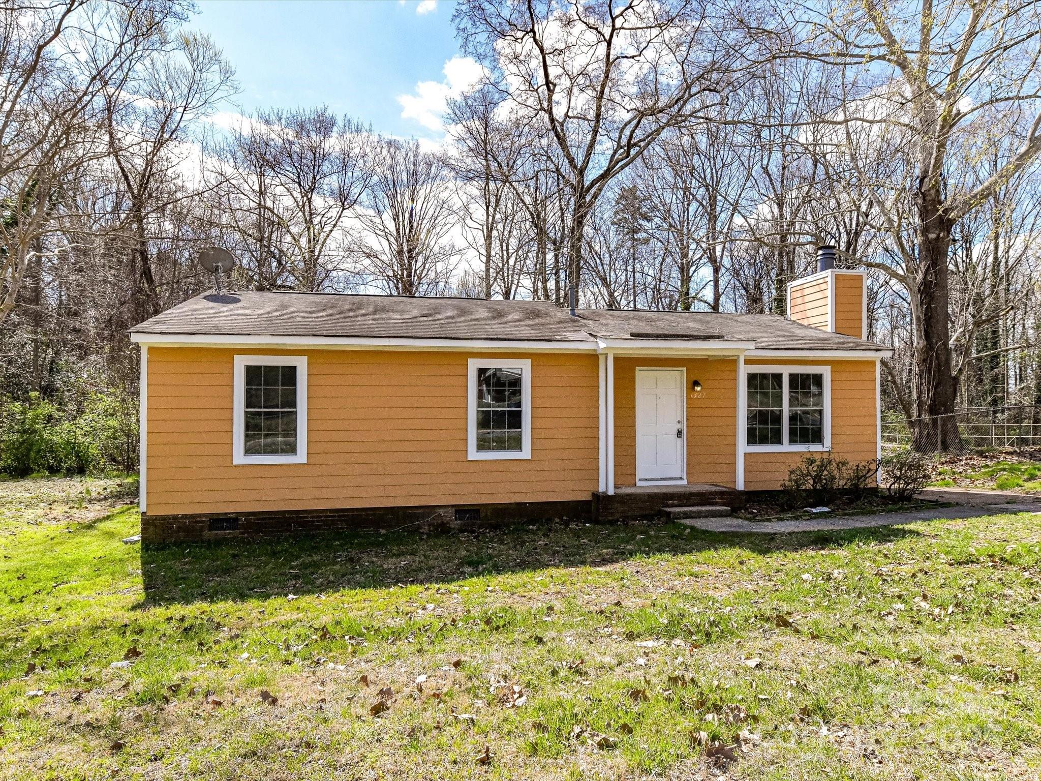 1327 Santee Street Property Photo