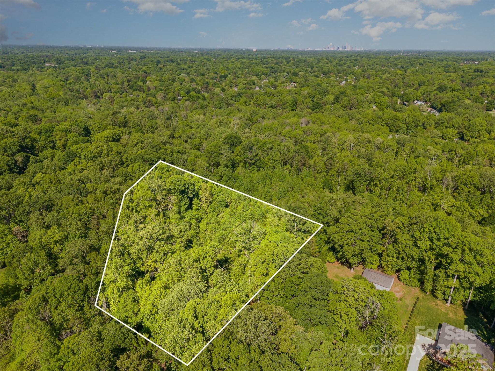 5011 Carden Drive Property Photo