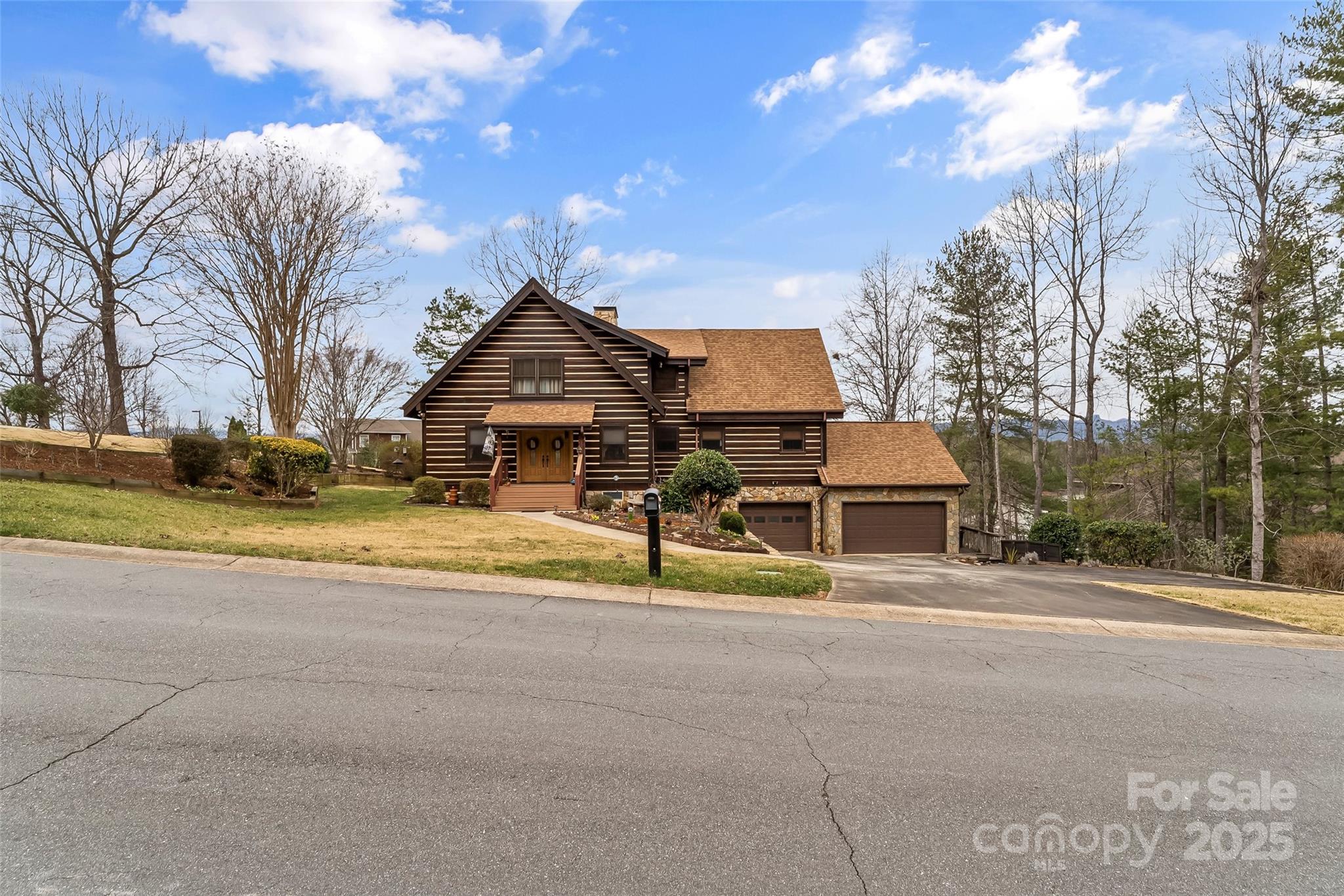 1815 Waterford Way Property Photo