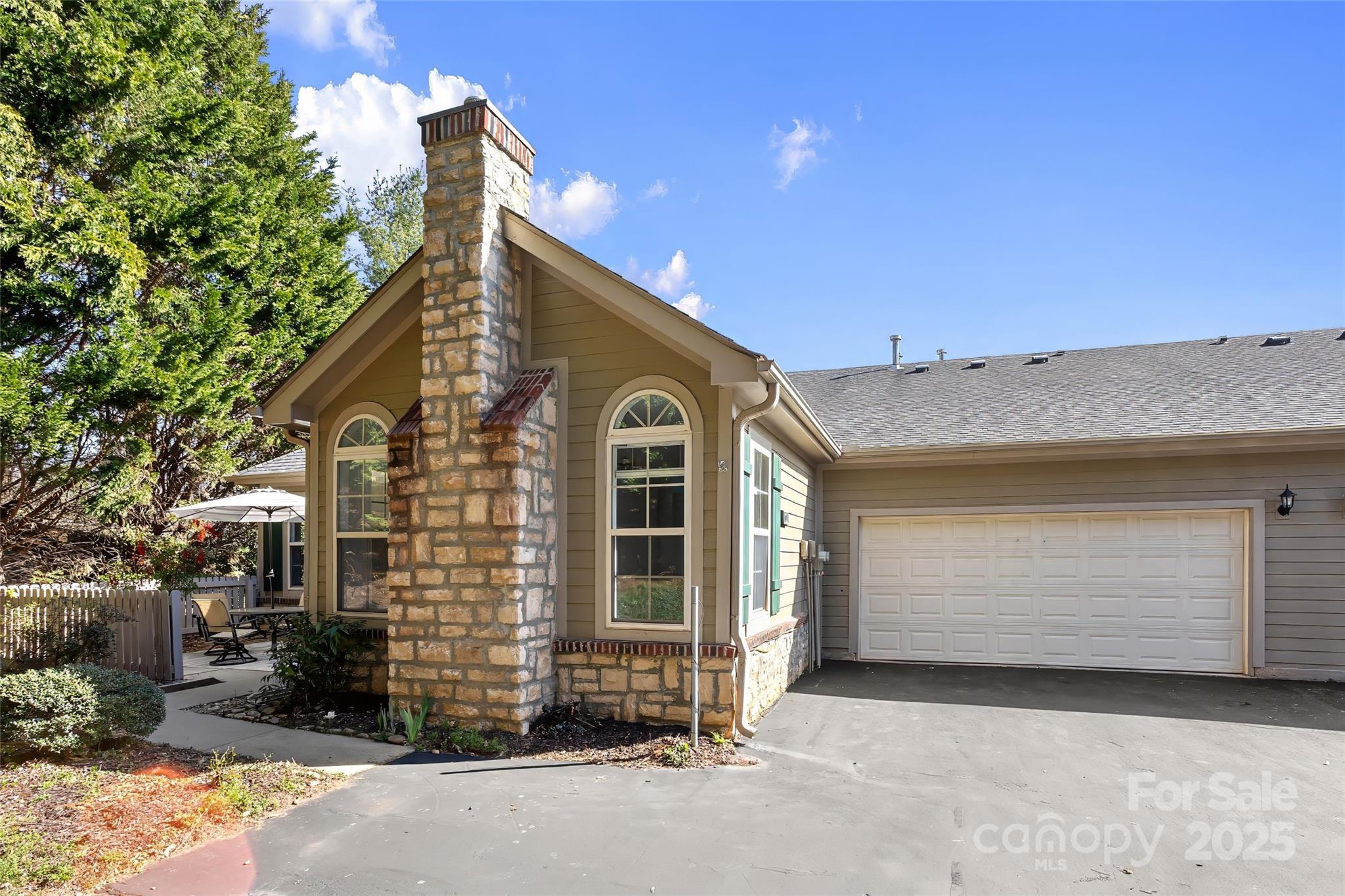 17 Outlook Circle Property Photo