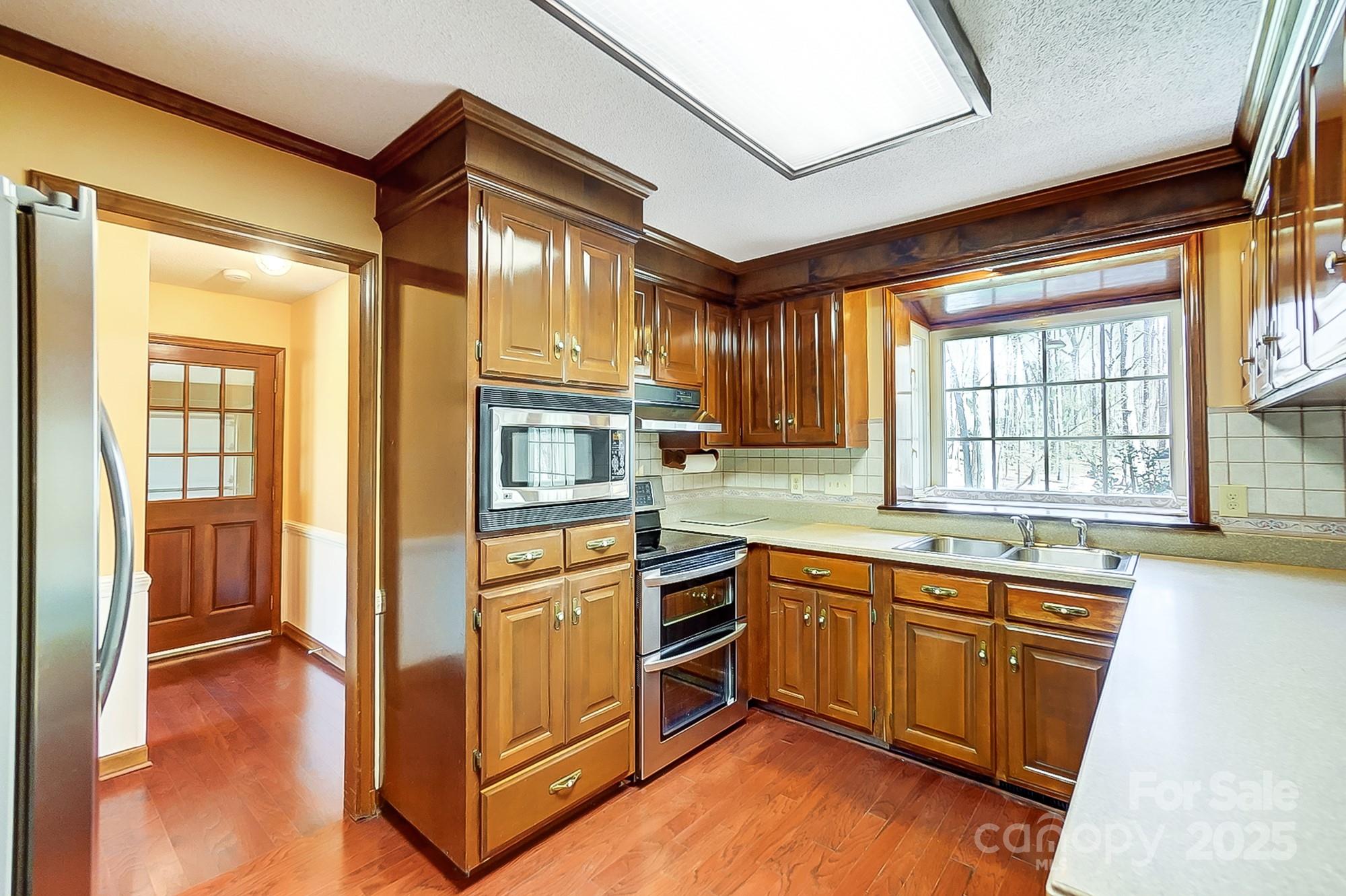 9951 Providence Forest Lane Property Photo 15