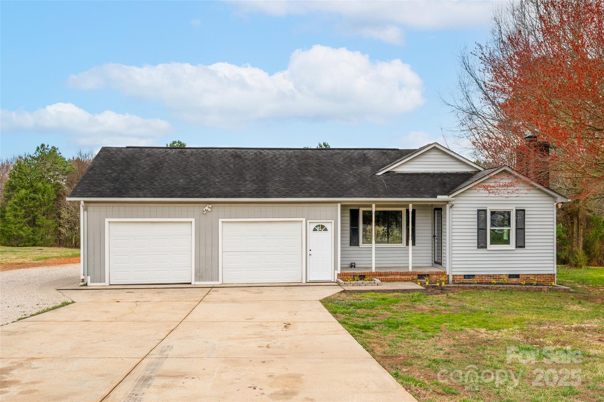 155 Country Lane Property Photo