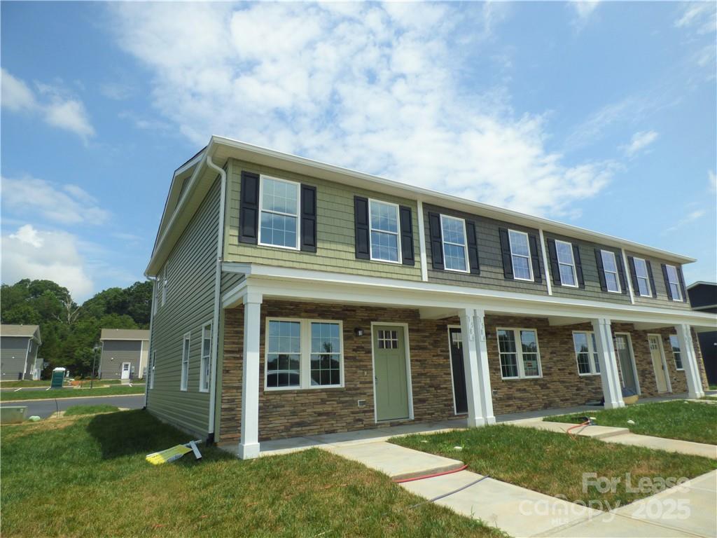 1586 Oak Leaf Drive Property Photo