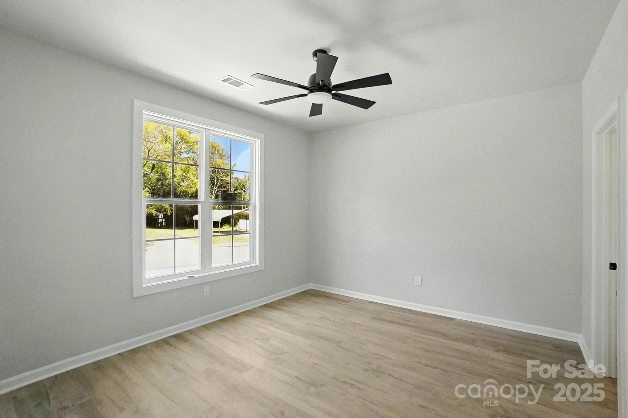 416 Clinton Avenue Property Photo 12
