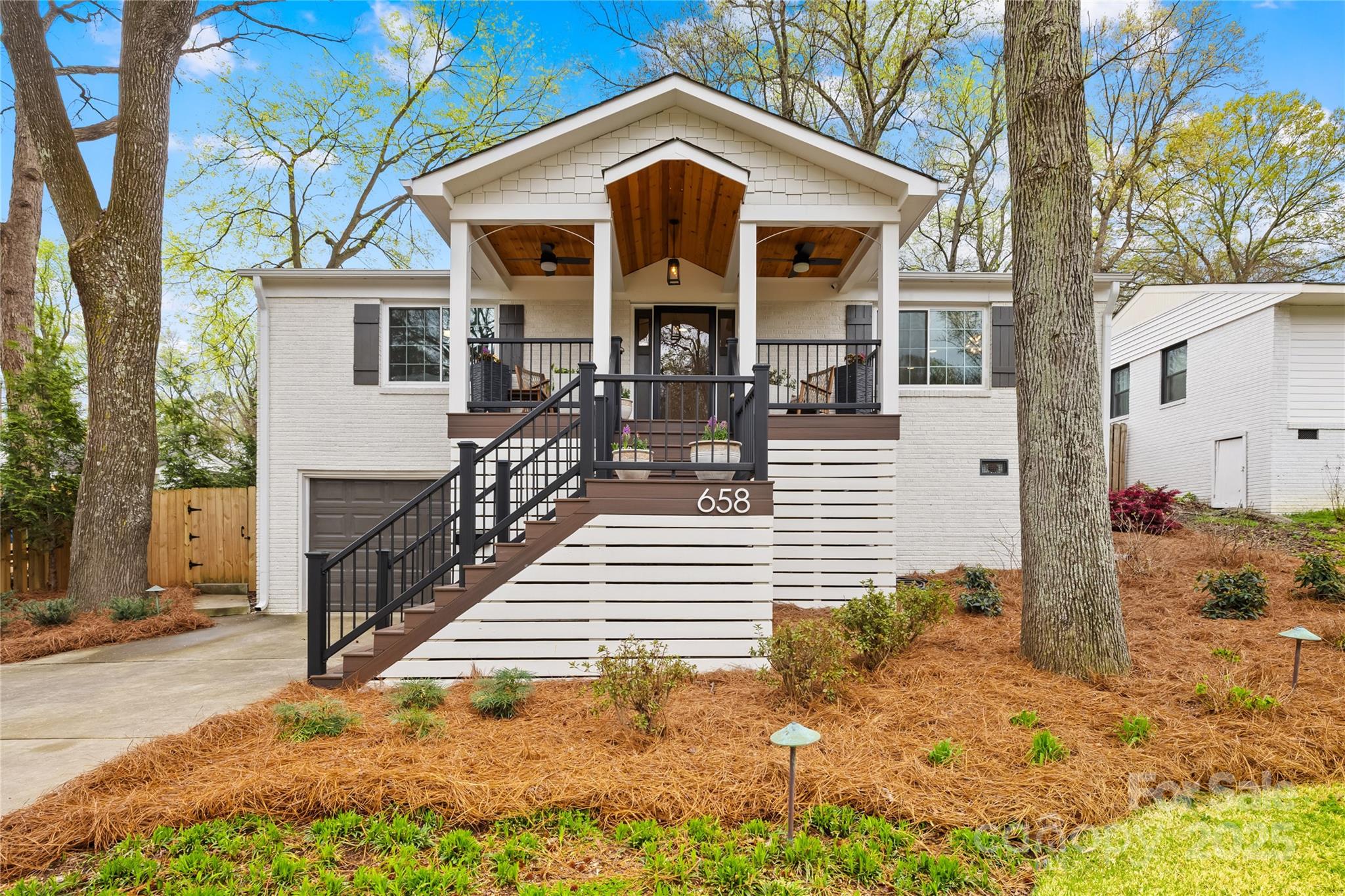 658 Manhasset Road Property Photo