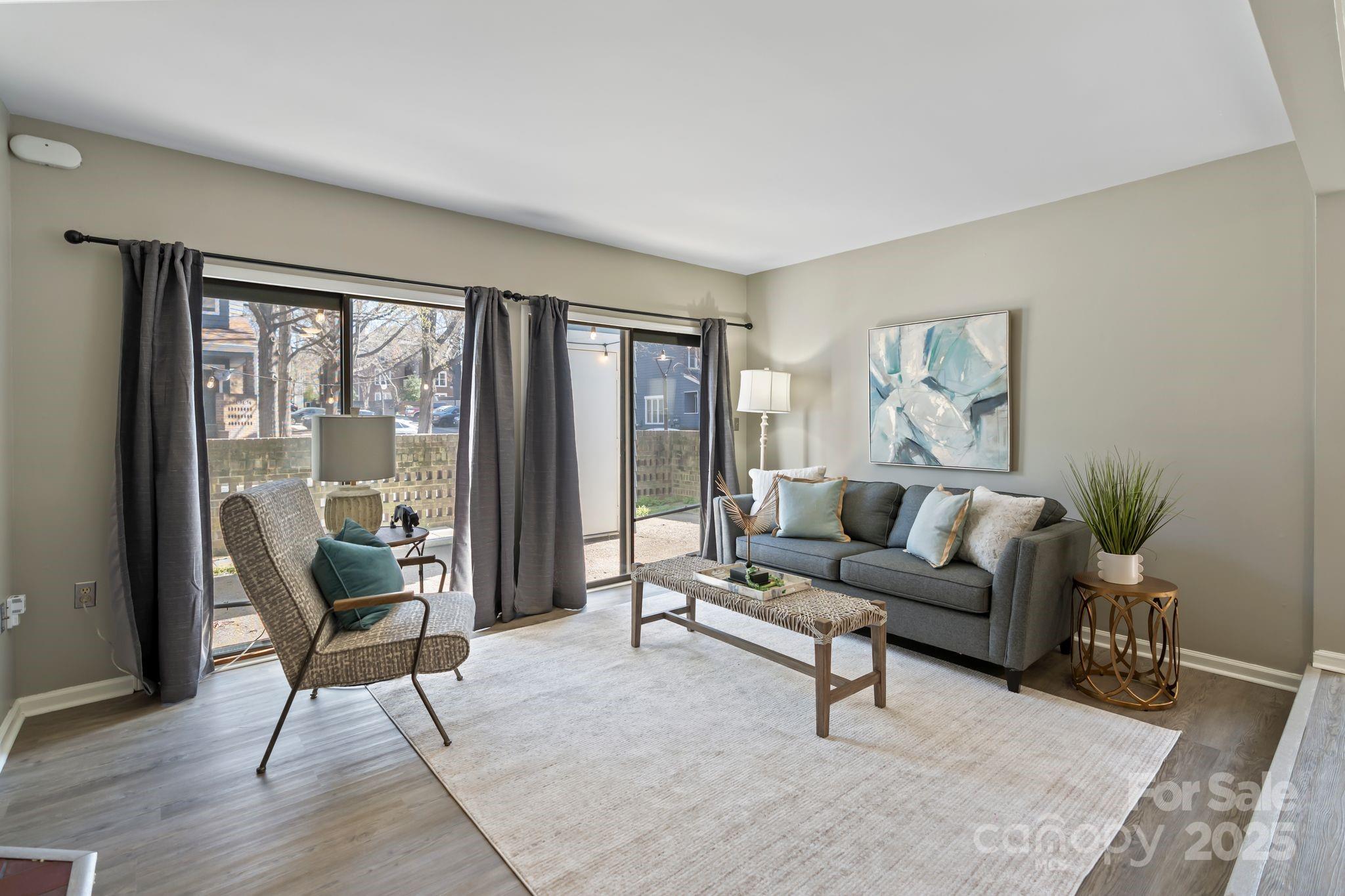 419 W 8th Street 50 Property Photo 6
