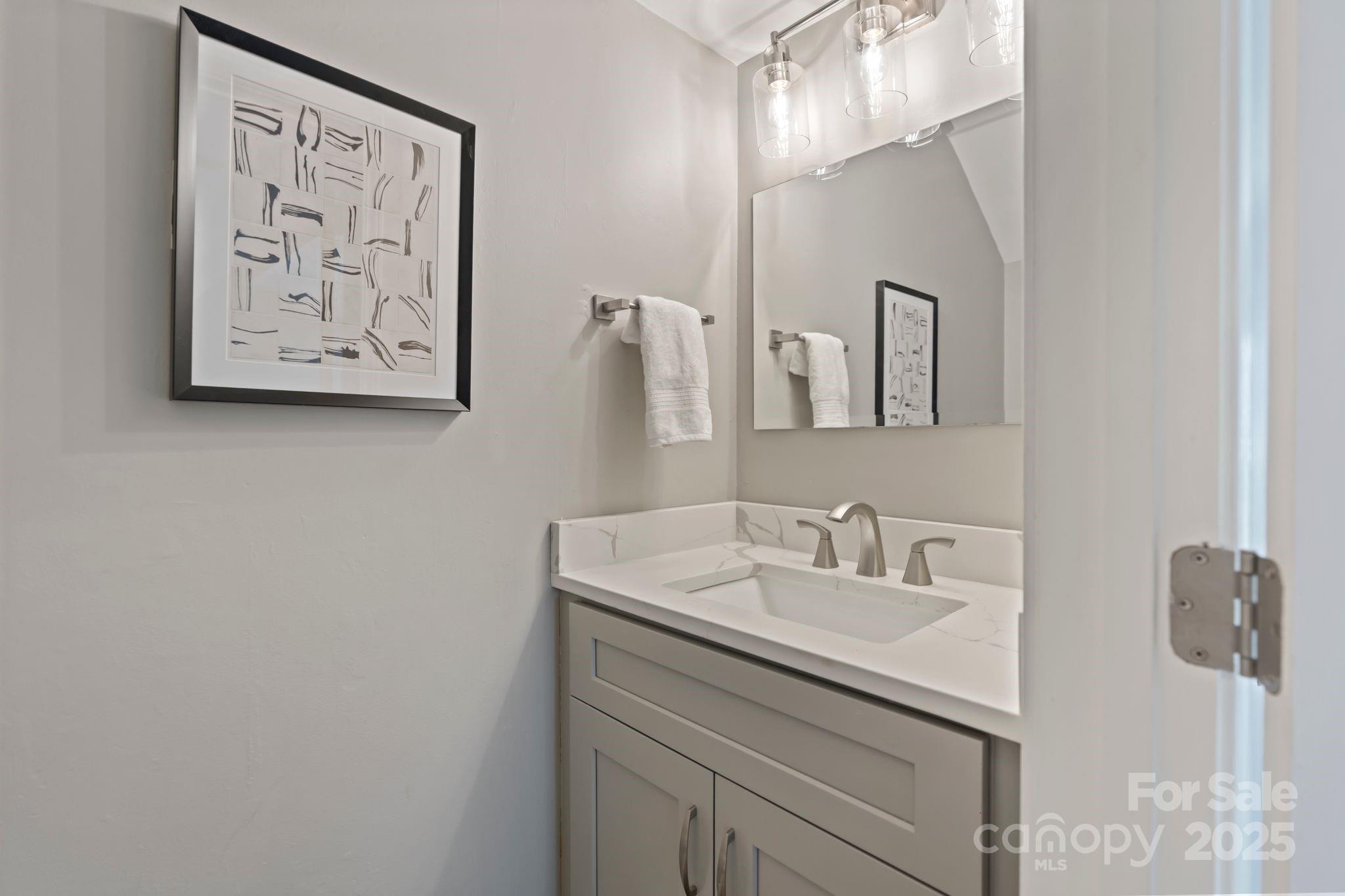 419 W 8th Street 50 Property Photo 9