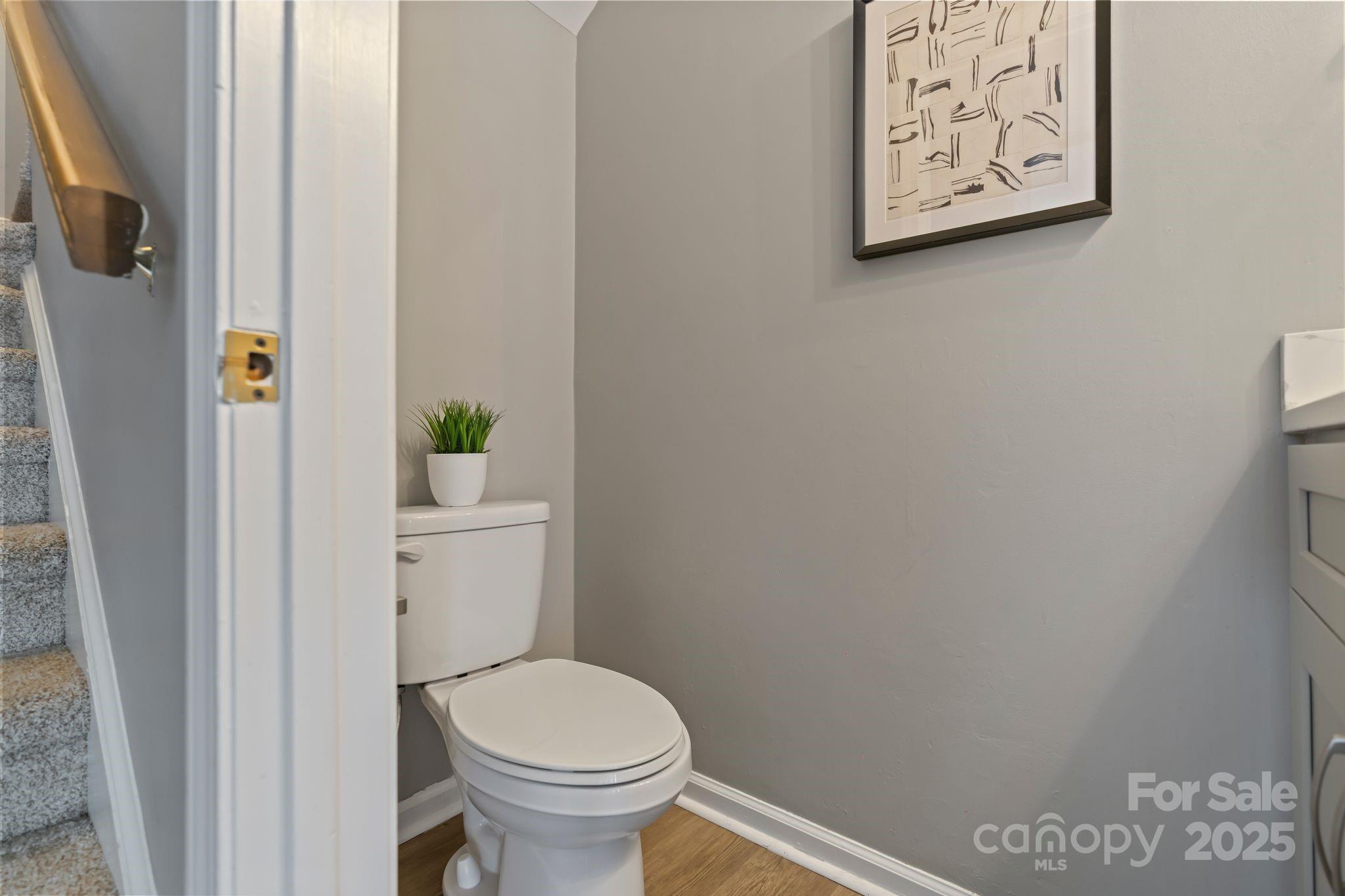 419 W 8th Street 50 Property Photo 10
