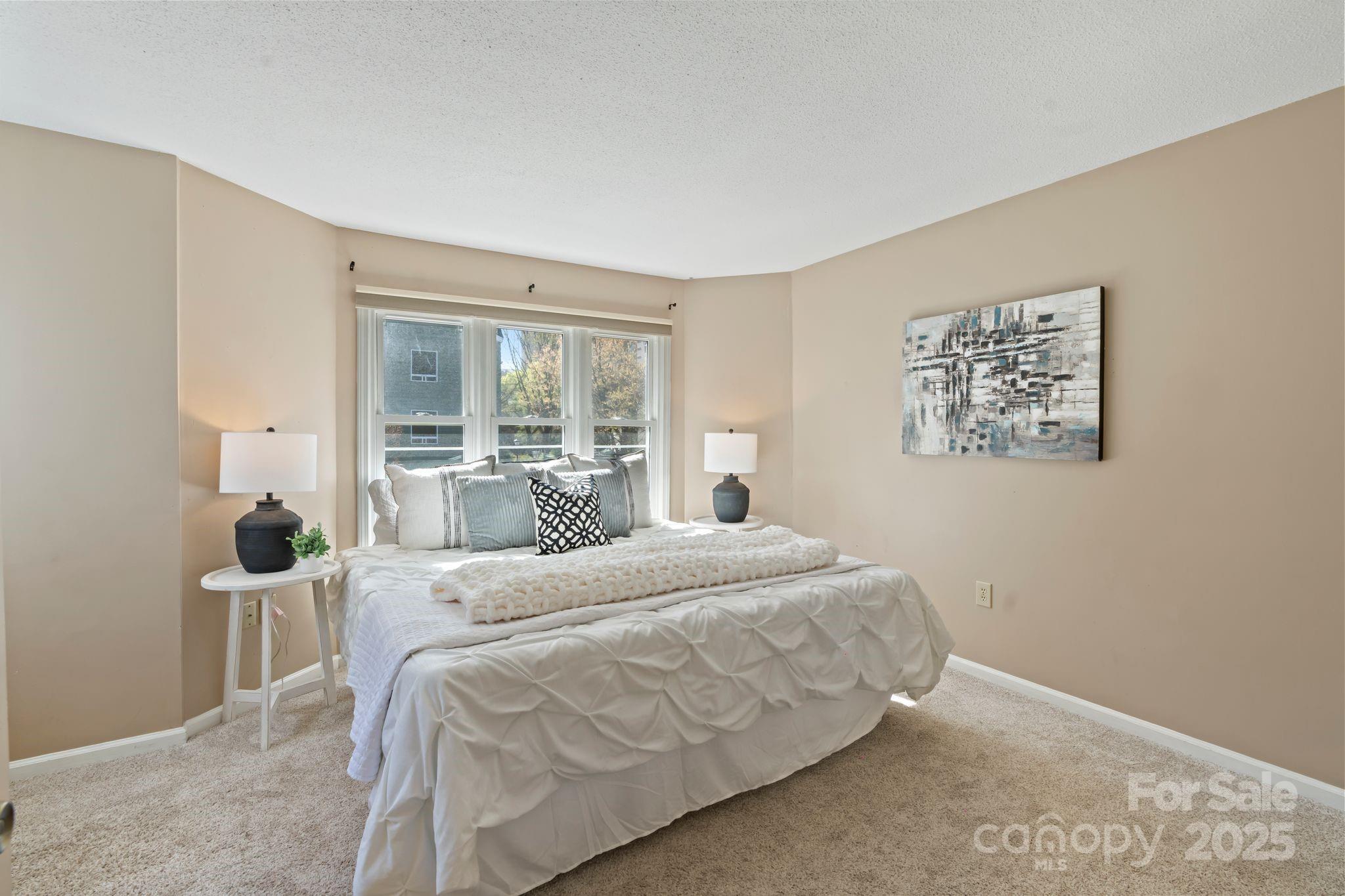 419 W 8th Street 50 Property Photo 11