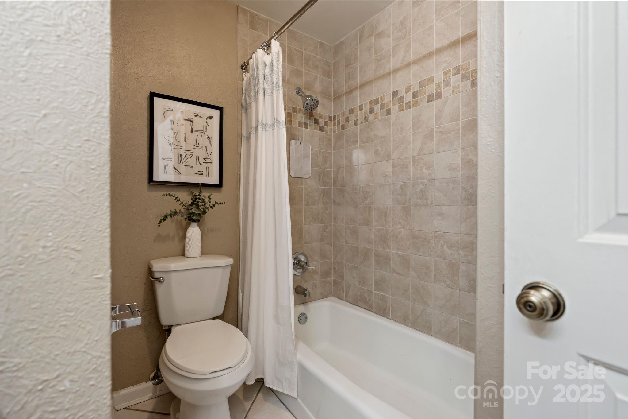 419 W 8th Street 50 Property Photo 15