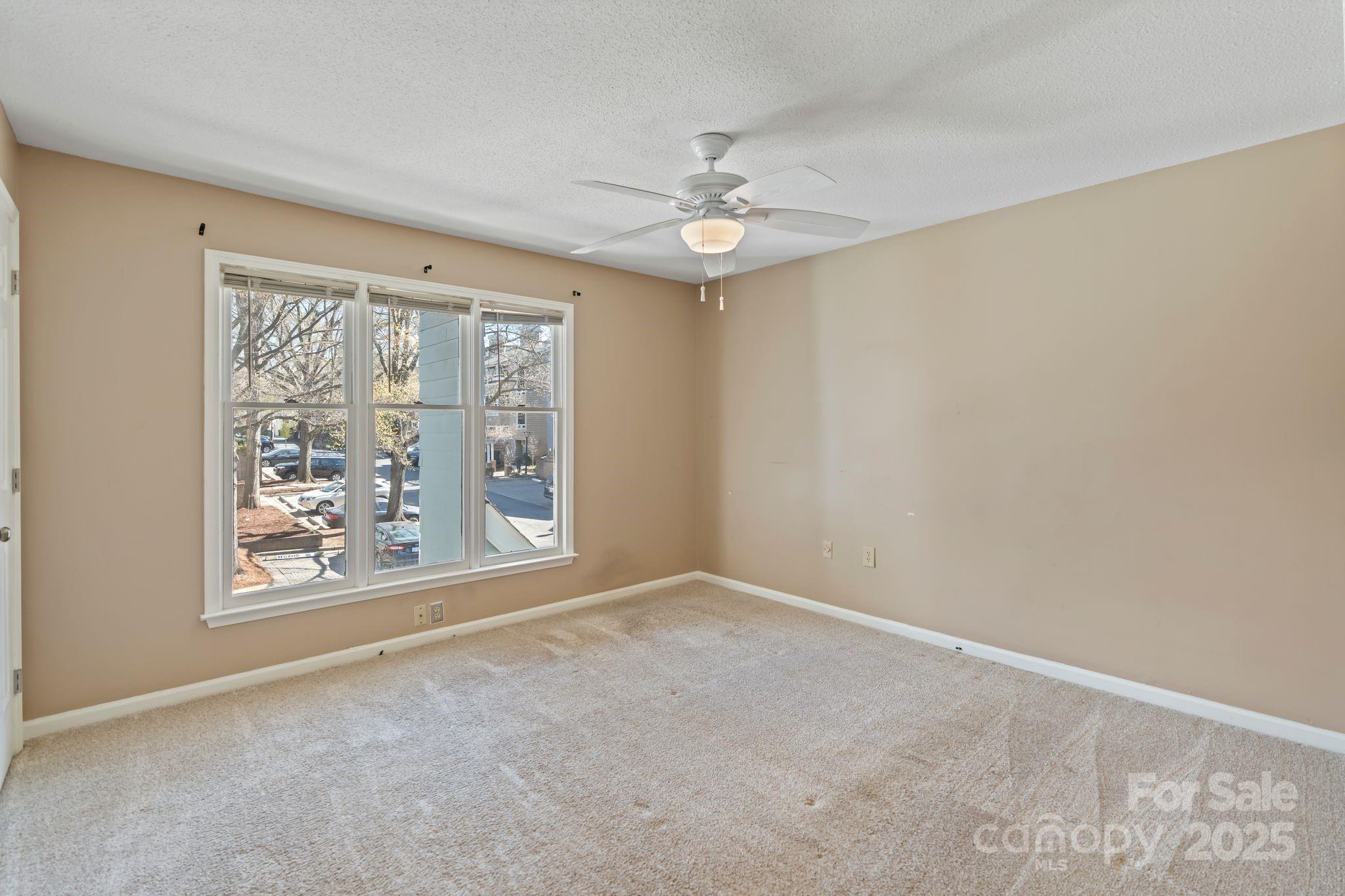 419 W 8th Street 50 Property Photo 16