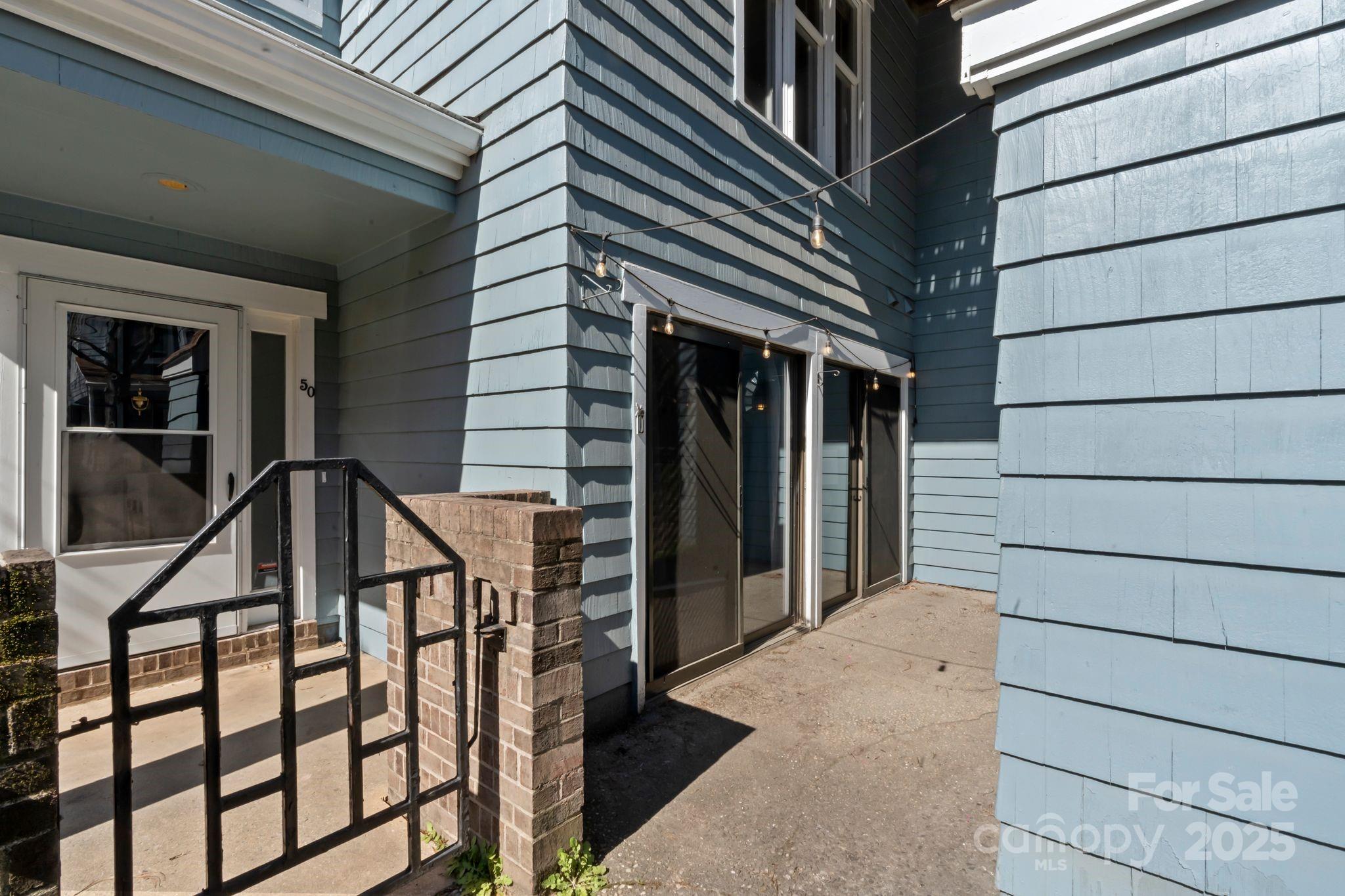 419 W 8th Street 50 Property Photo 21