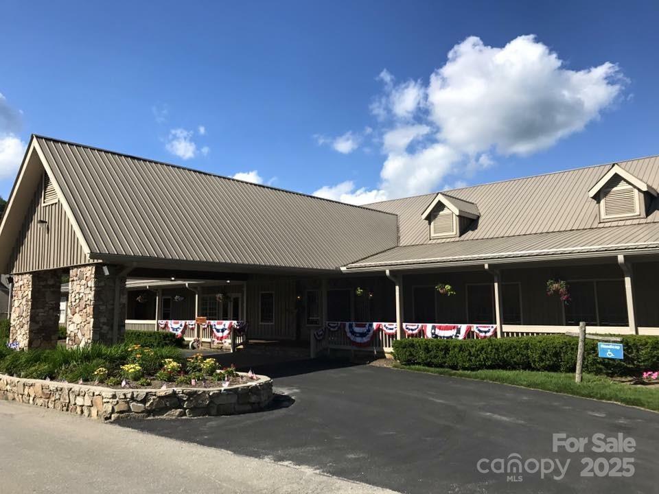 261 Grouse Thicket Lane Property Photo 9