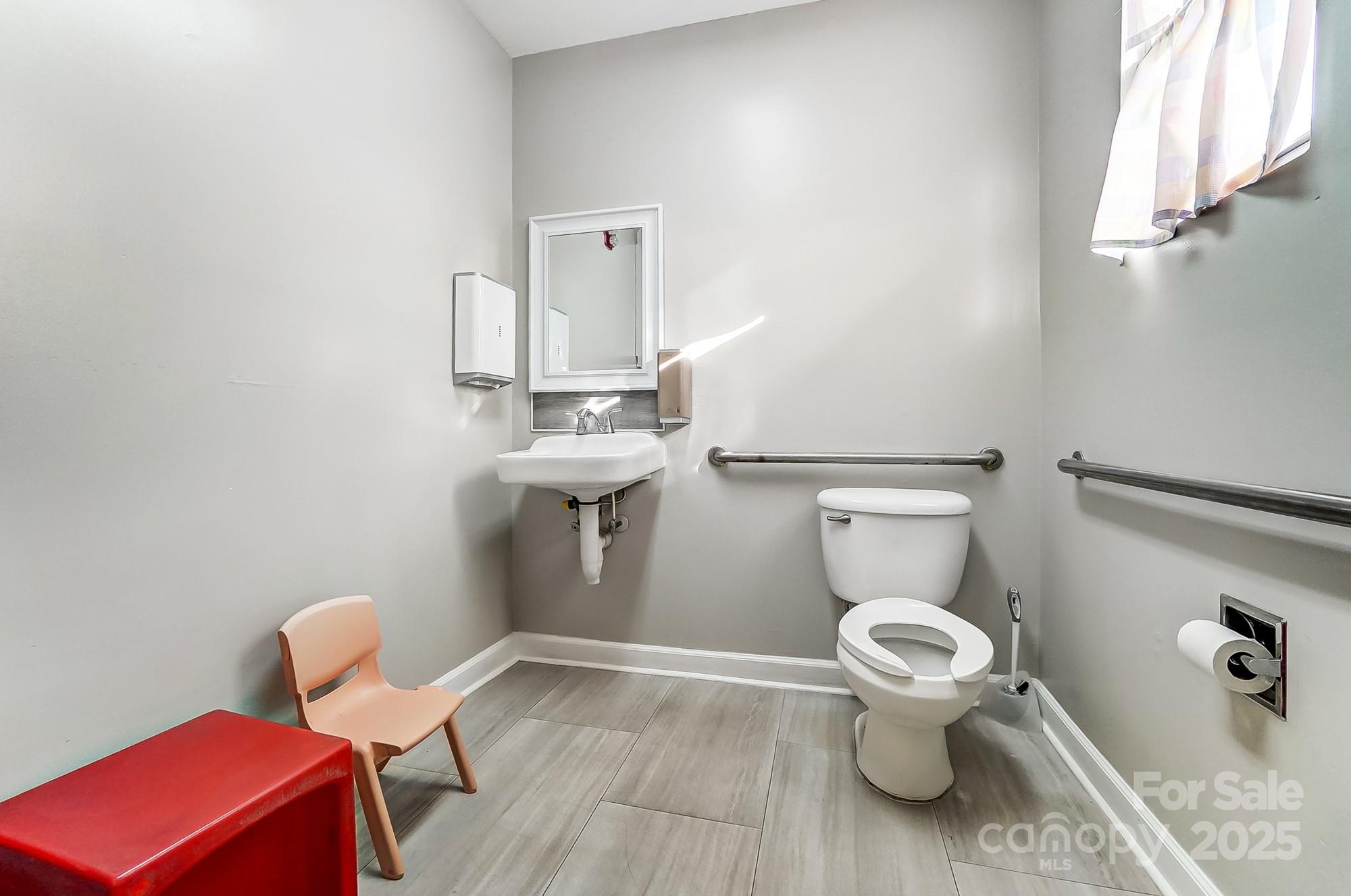 229 S Fox Street Property Photo 14