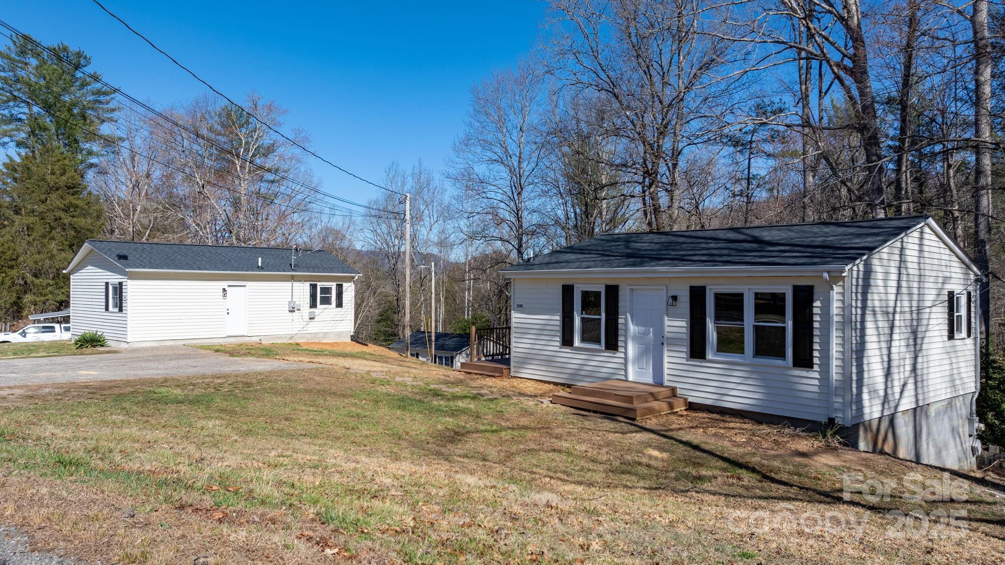 3992 / 3996 Dug Hill Road Property Photo