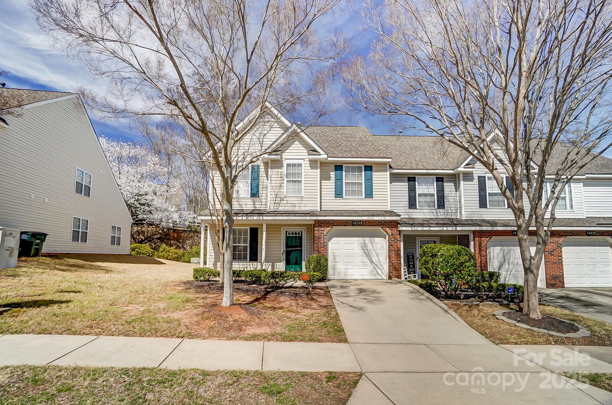 16729 Timber Crossing Road Property Photo 1