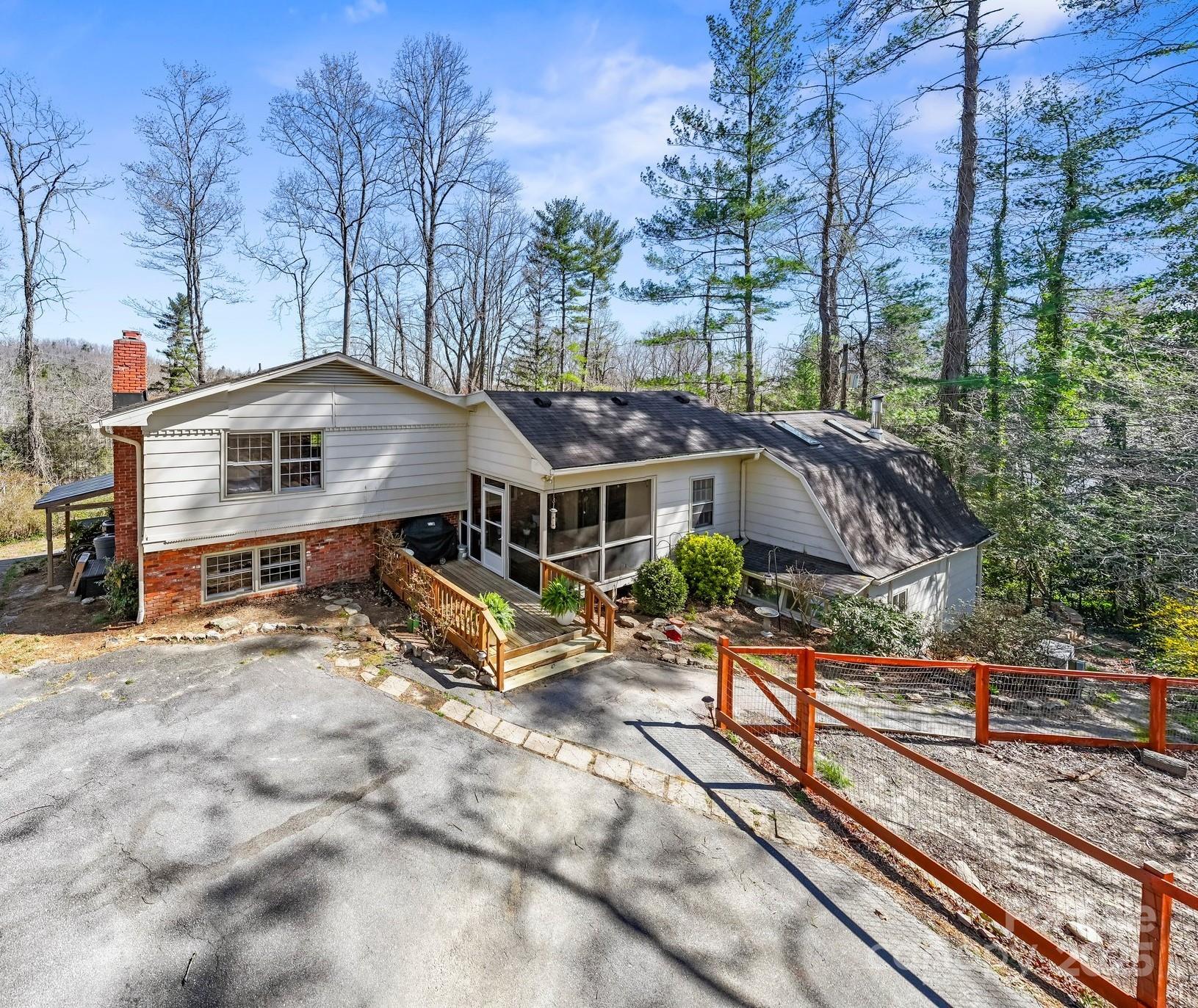 203 Davis Mountain Road Property Photo 1