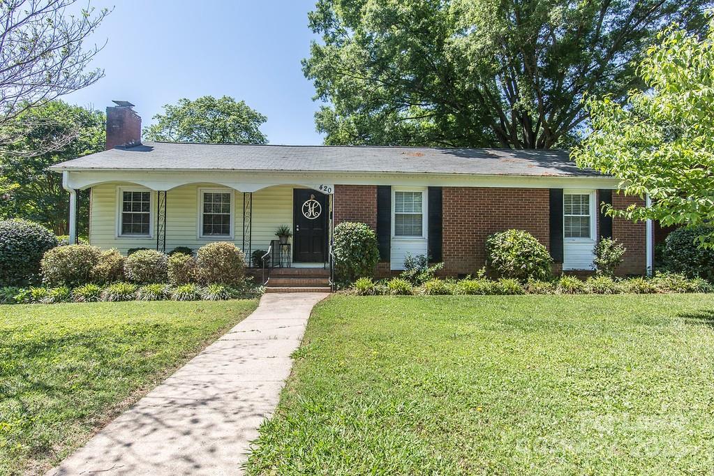 420 Seneca Place Property Photo