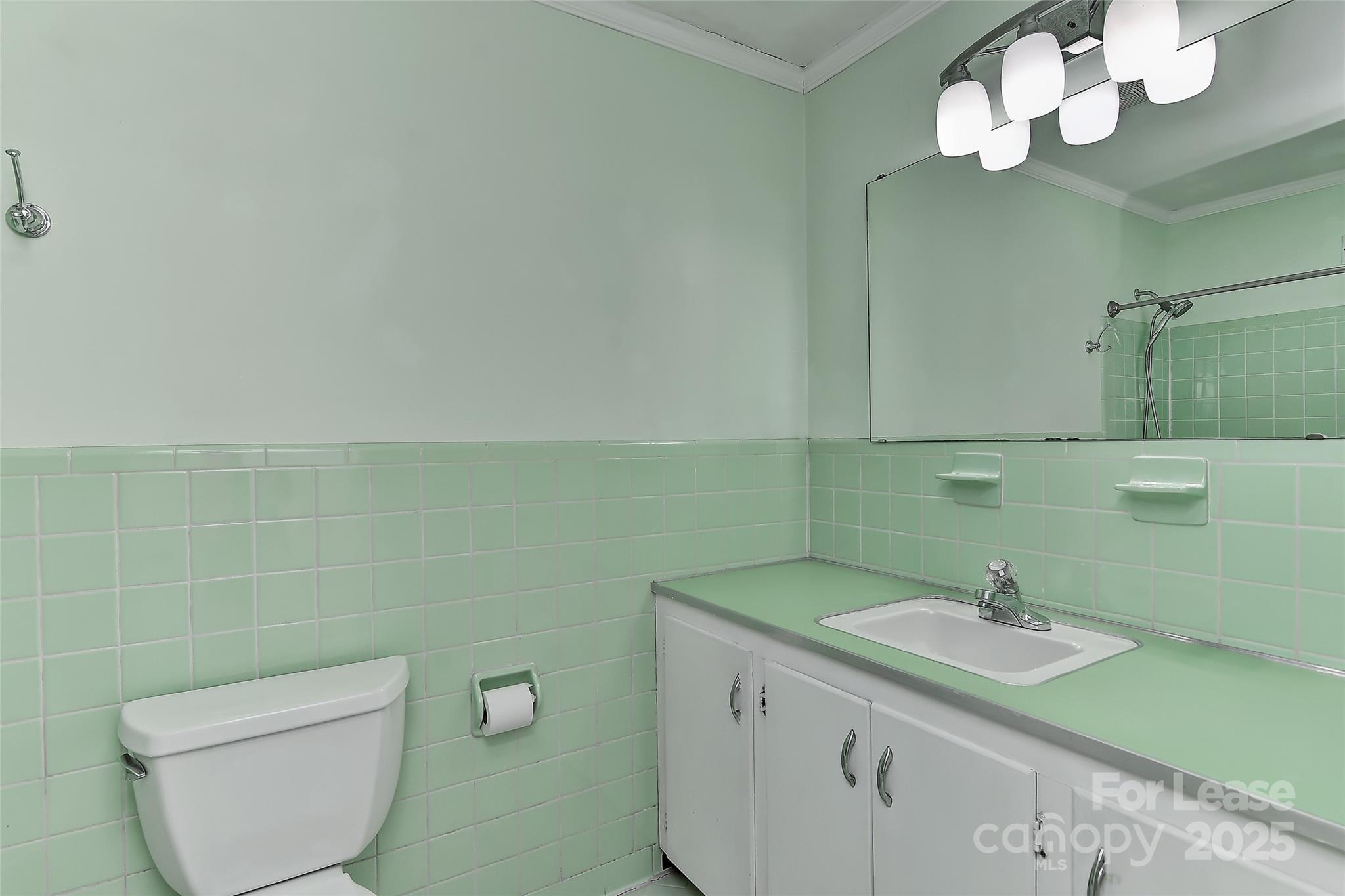 420 Seneca Place Property Photo 25