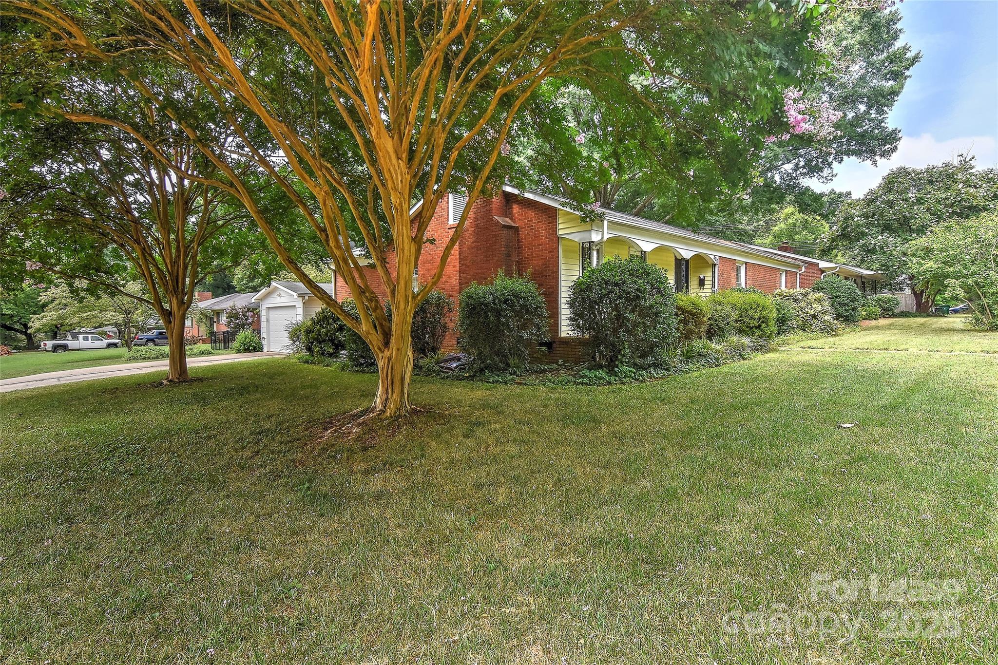 420 Seneca Place Property Photo 30