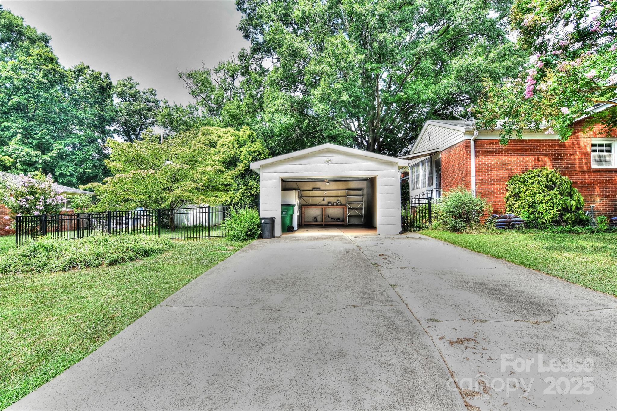 420 Seneca Place Property Photo 33