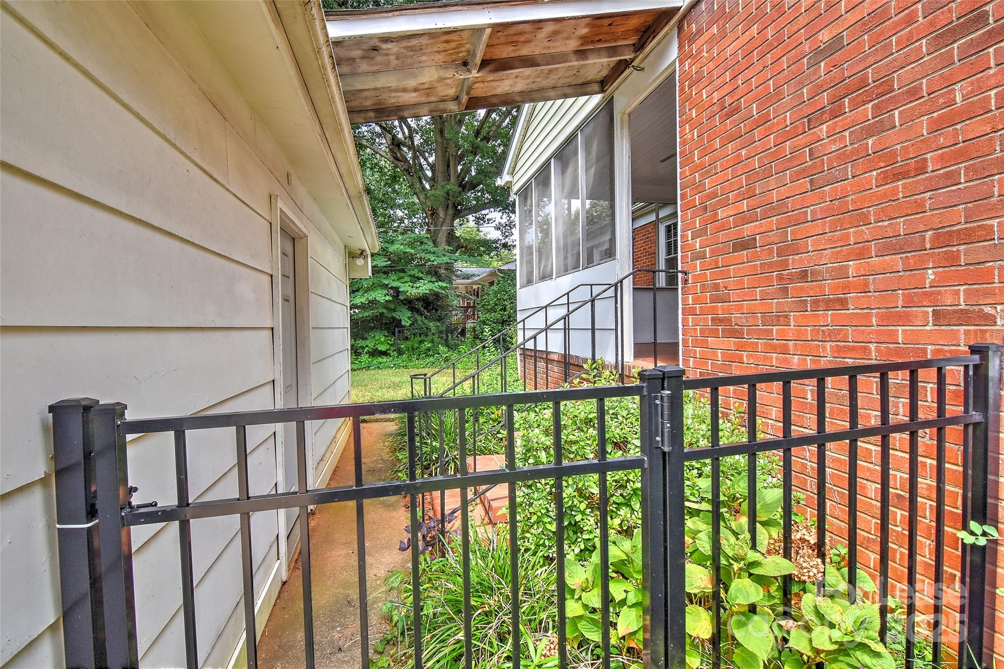 420 Seneca Place Property Photo 36