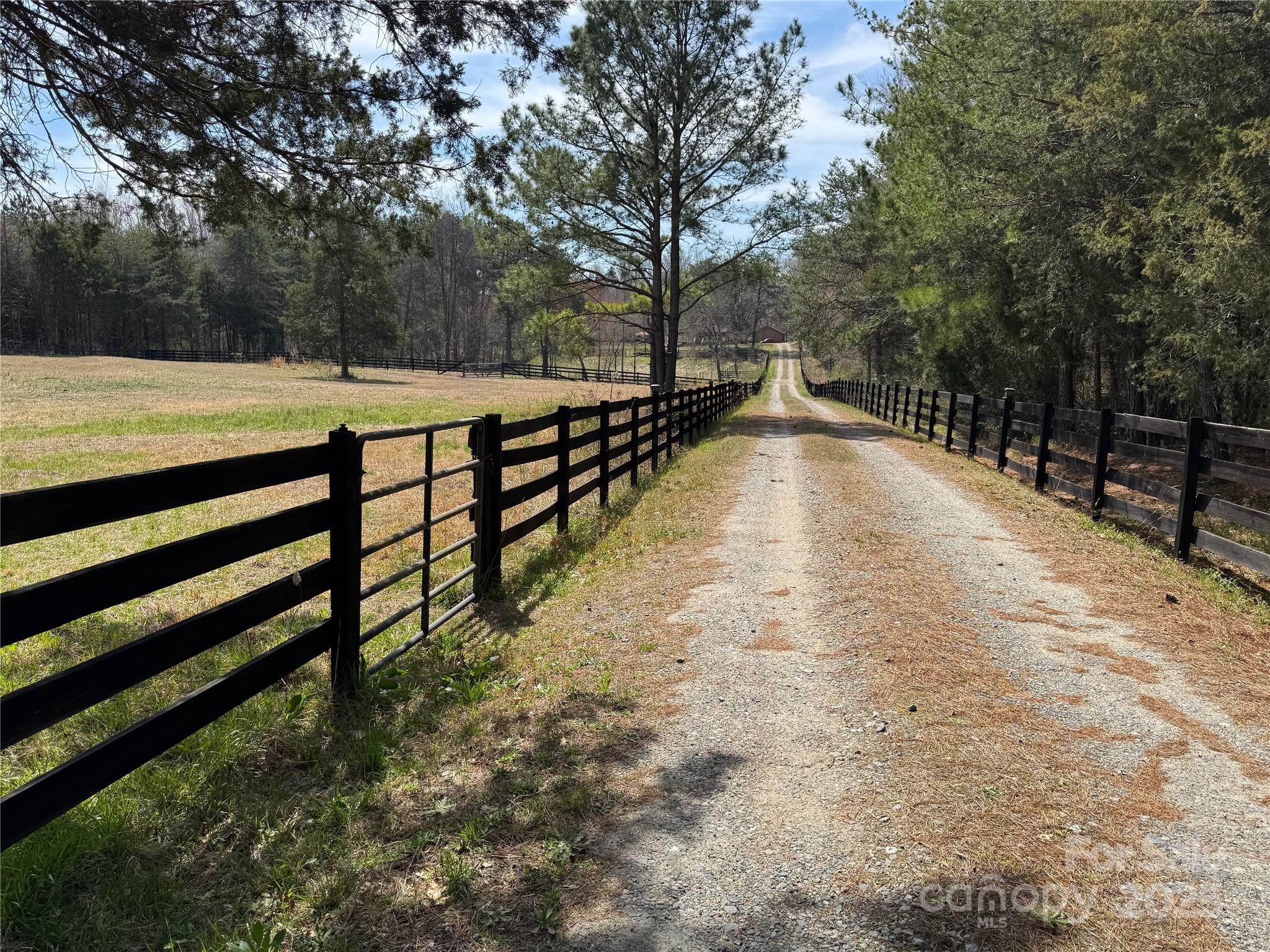 18637 Davidson Concord Road Property Photo