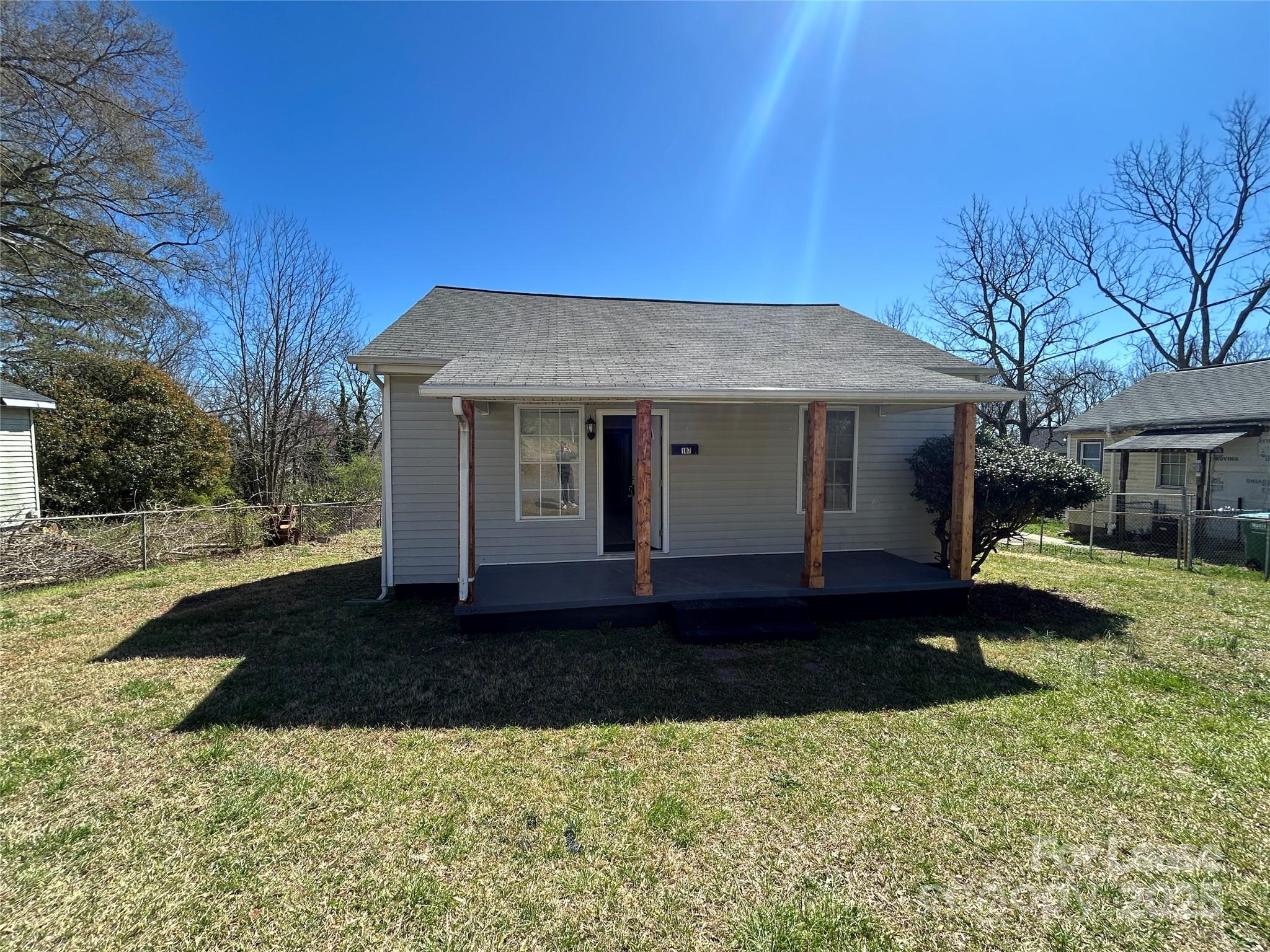 107 S Inman Avenue Property Photo